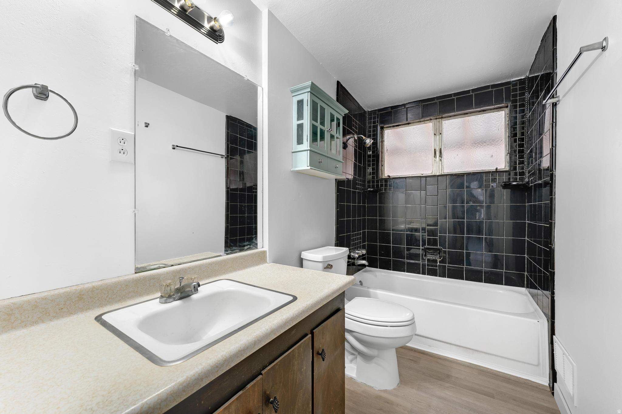 WHITE CITY - Residential