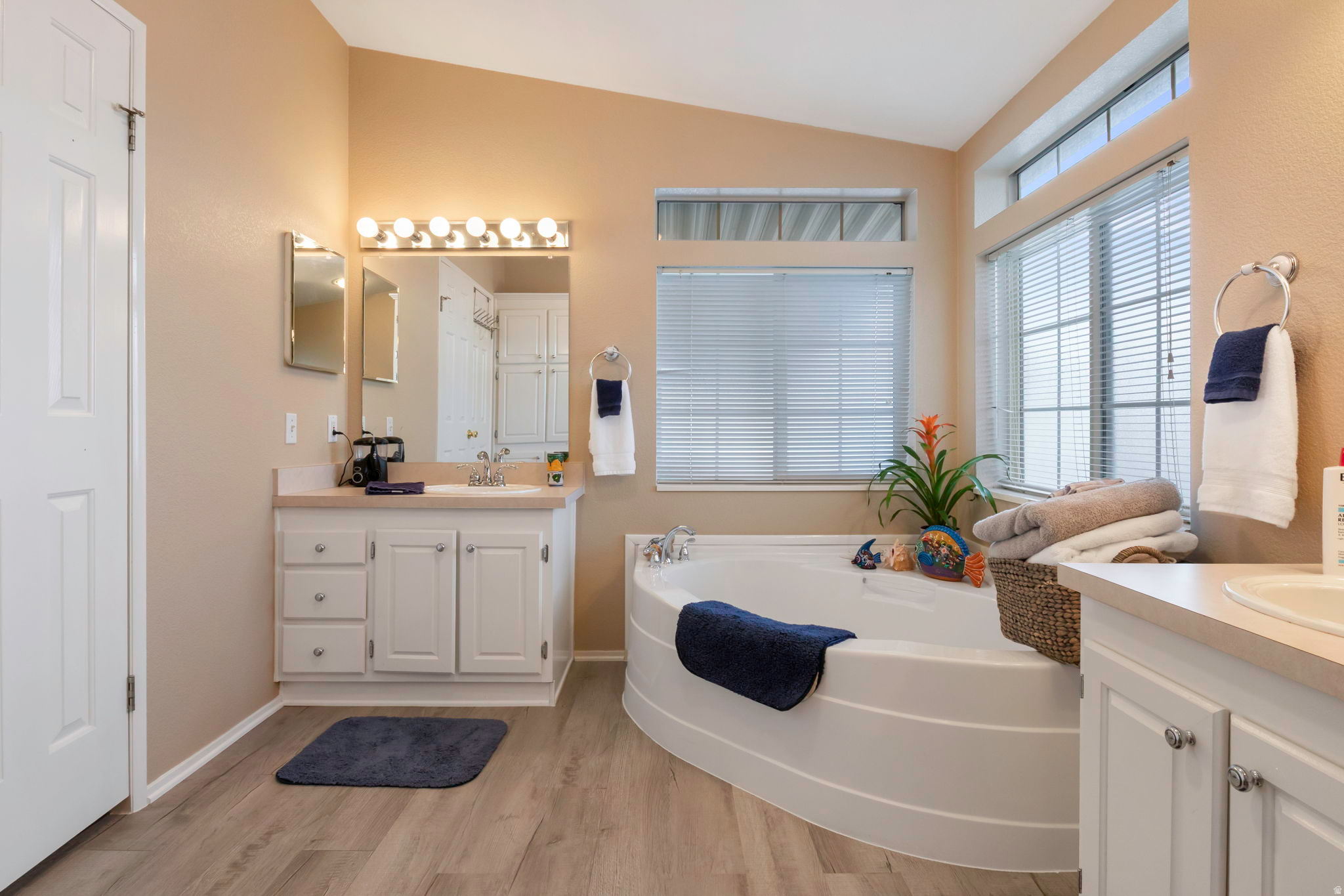 WINCHESTER ESTATES - Residential