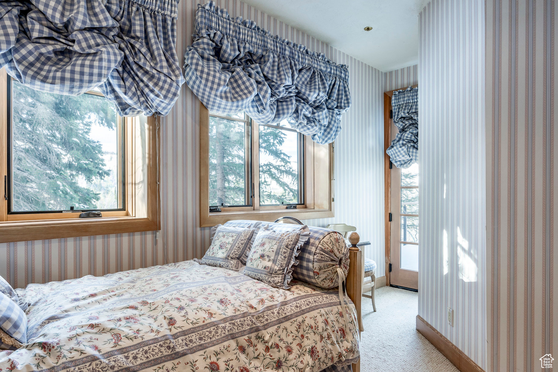 STAG LODGE PHASE 1 CONDOMINIUM - Residential