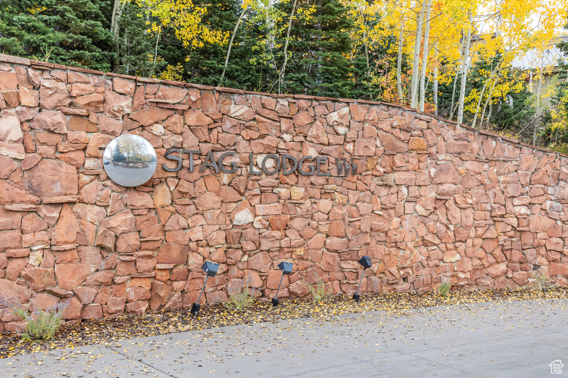 STAG LODGE PHASE 1 CONDOMINIUM - Residential