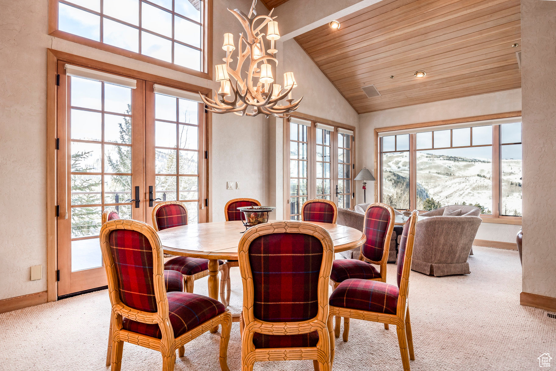 STAG LODGE PHASE 1 CONDOMINIUM - Residential