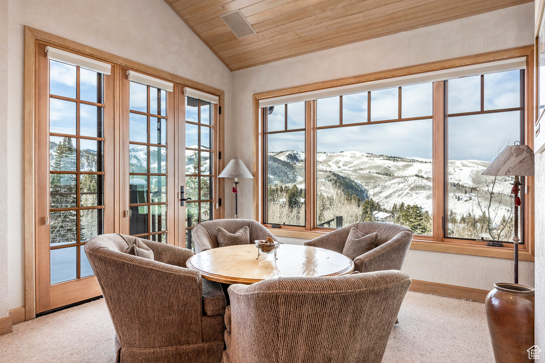 STAG LODGE PHASE 1 CONDOMINIUM - Residential