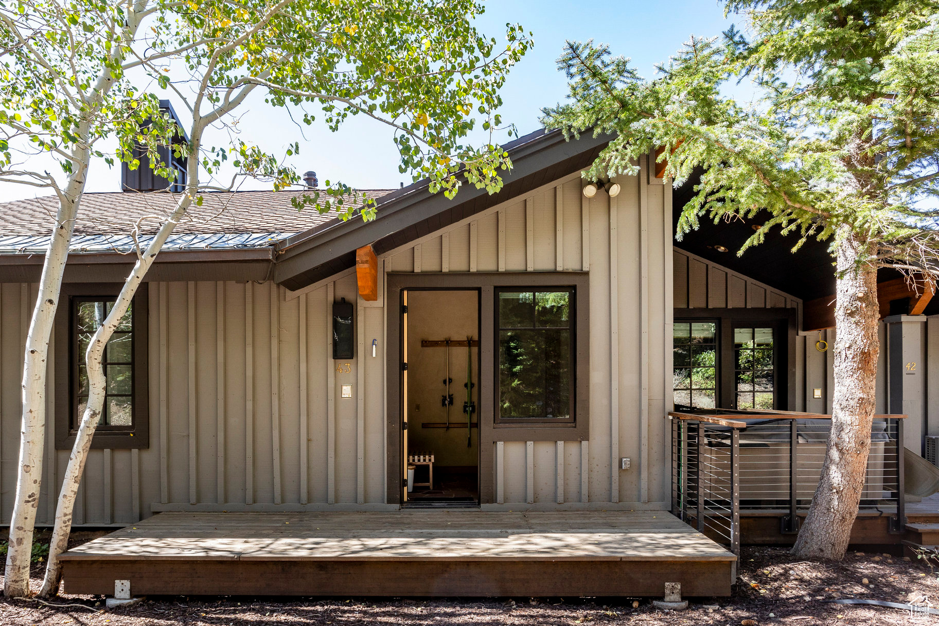 STAG LODGE PHASE 1 CONDOMINIUM - Residential