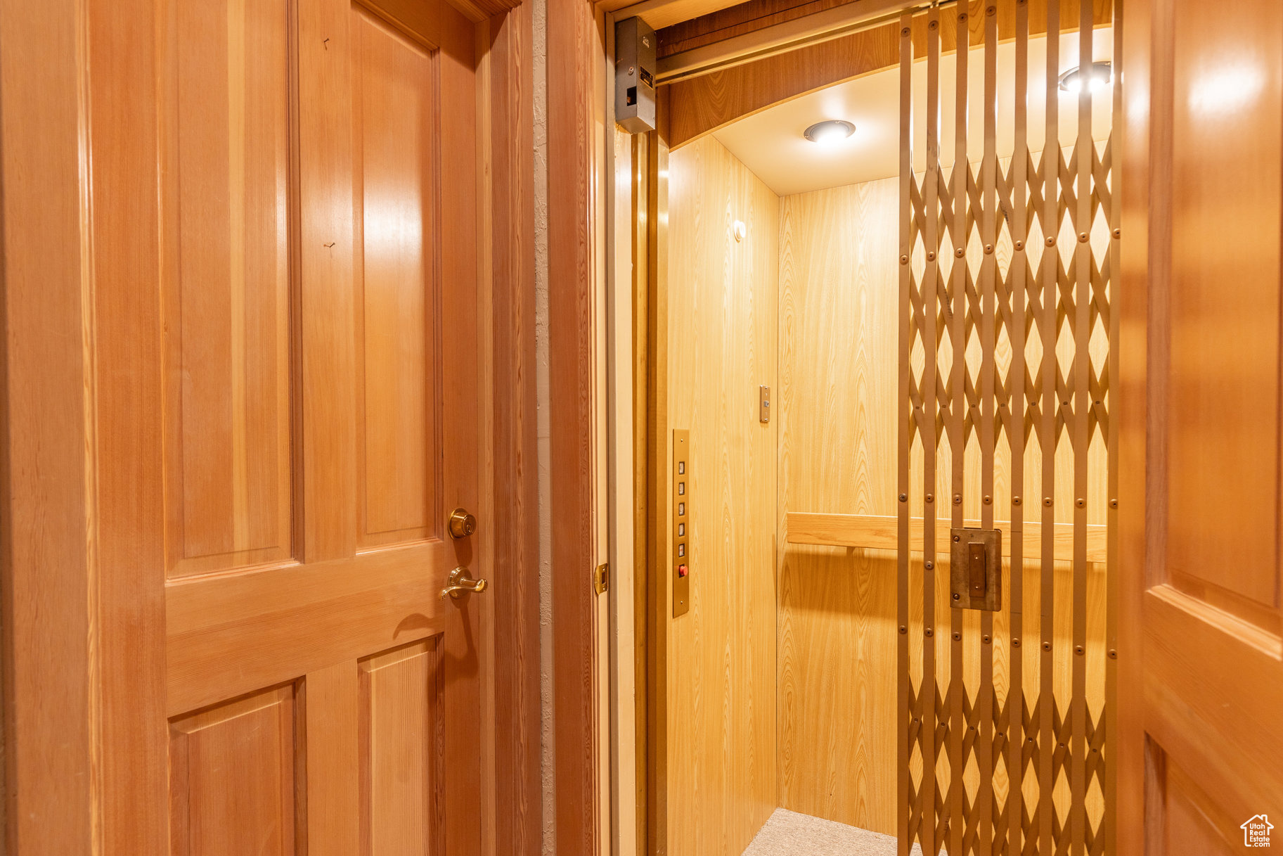 STAG LODGE PHASE 1 CONDOMINIUM - Residential