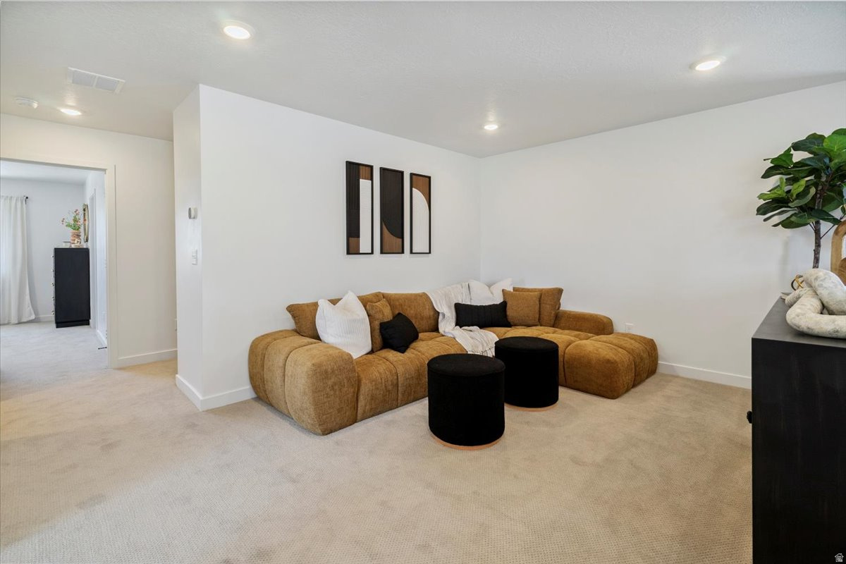 NORTHLAKE MEADOWS - Residential