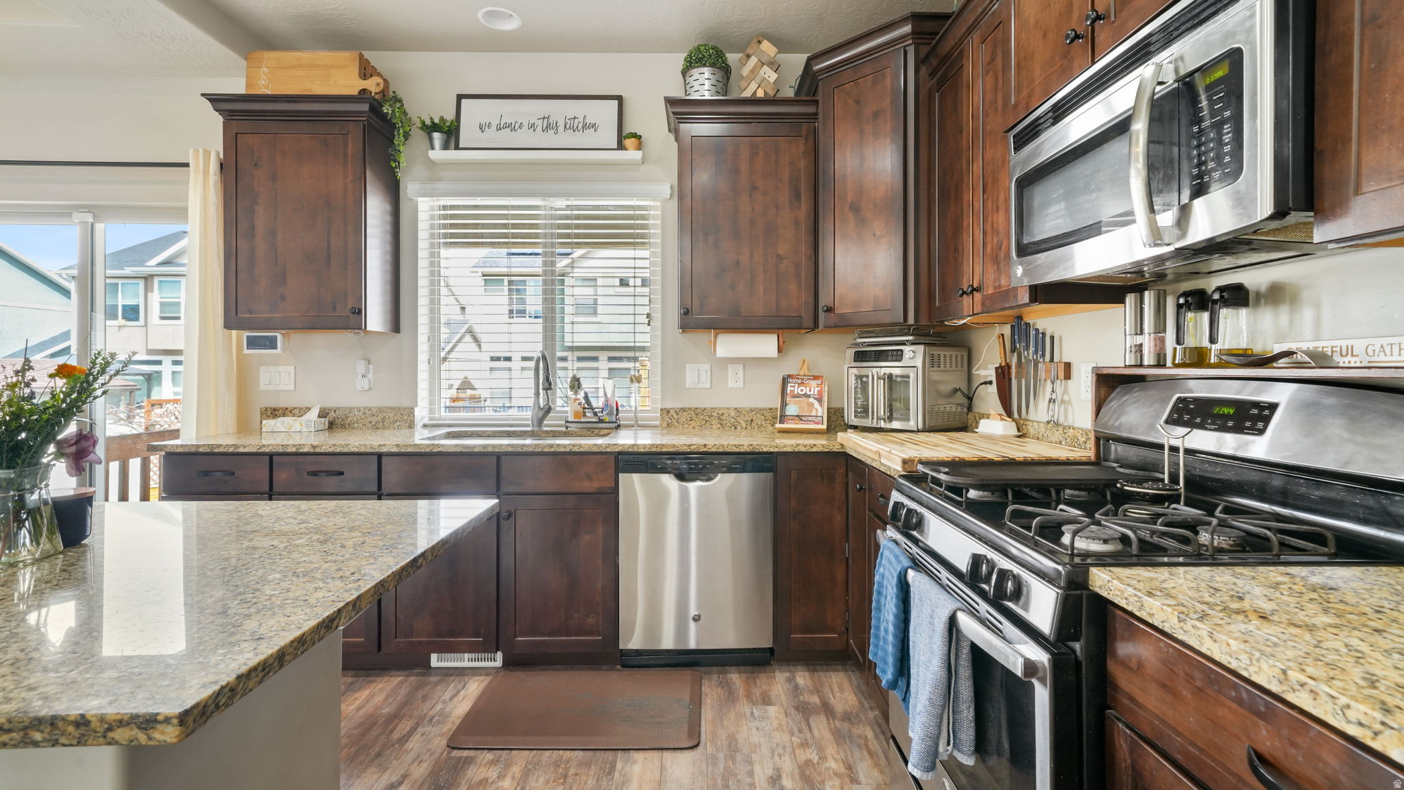 VALLEY STATION - Residential