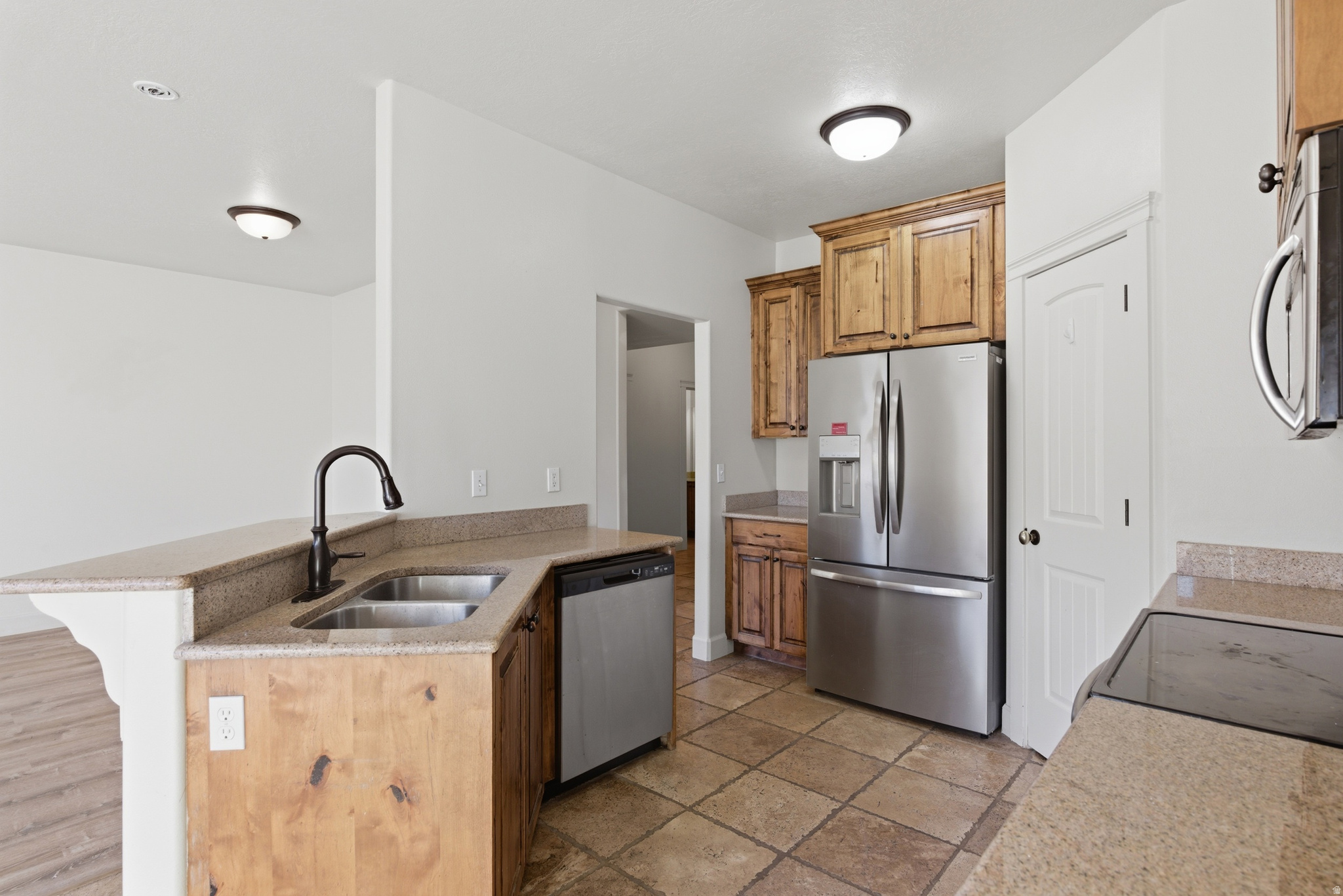 THE COVE AT JORDAN R - Residential