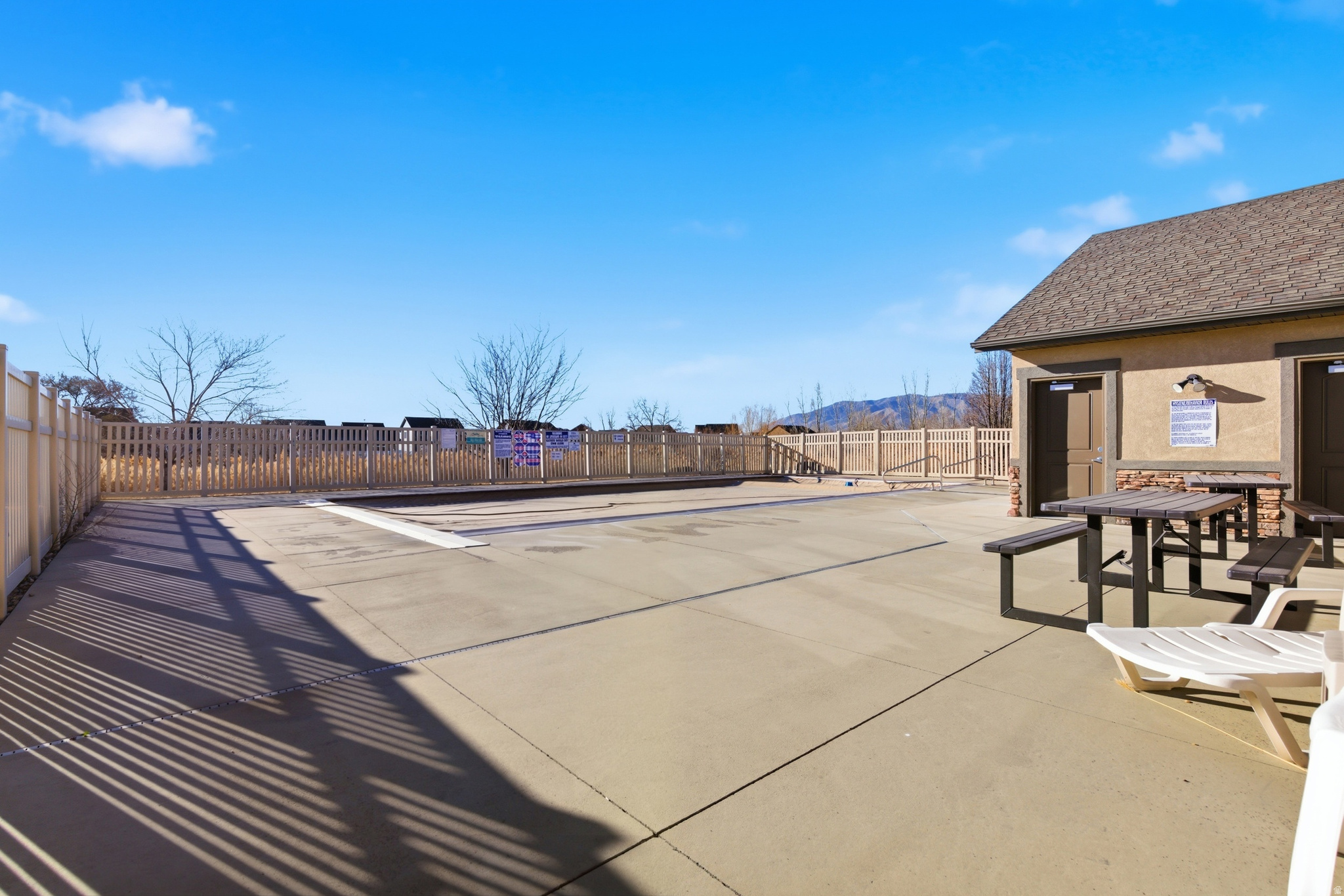 THE COVE AT JORDAN R - Residential