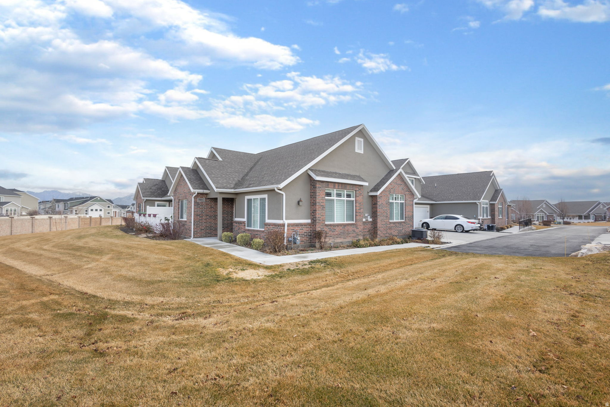 MIDAS CREEK VILLAS - Residential