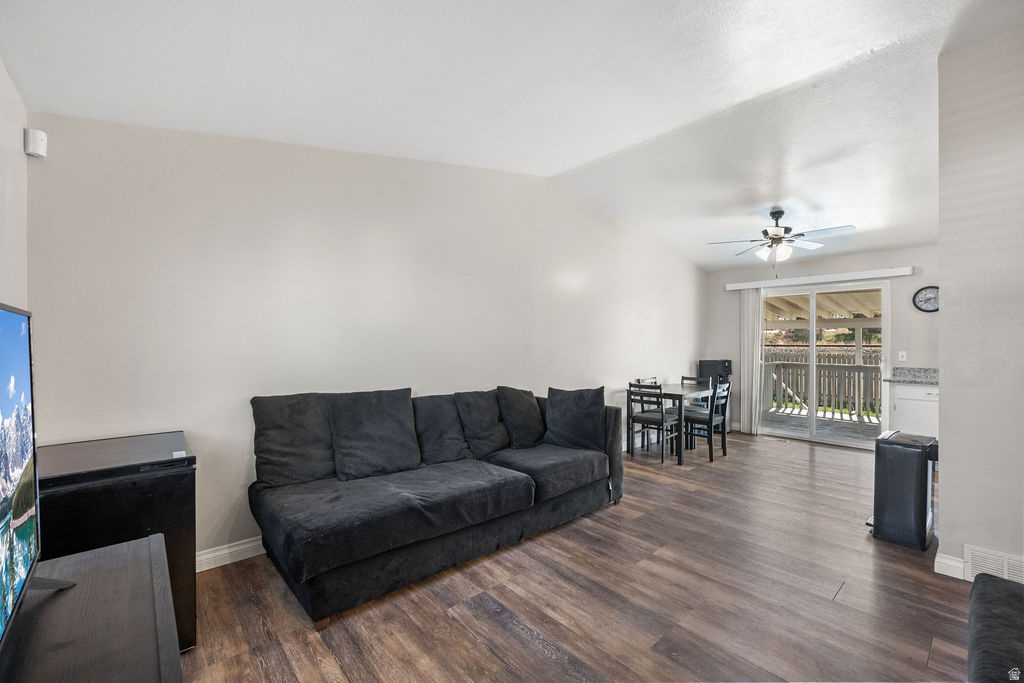 COUNTRY CREEK #3 - Residential