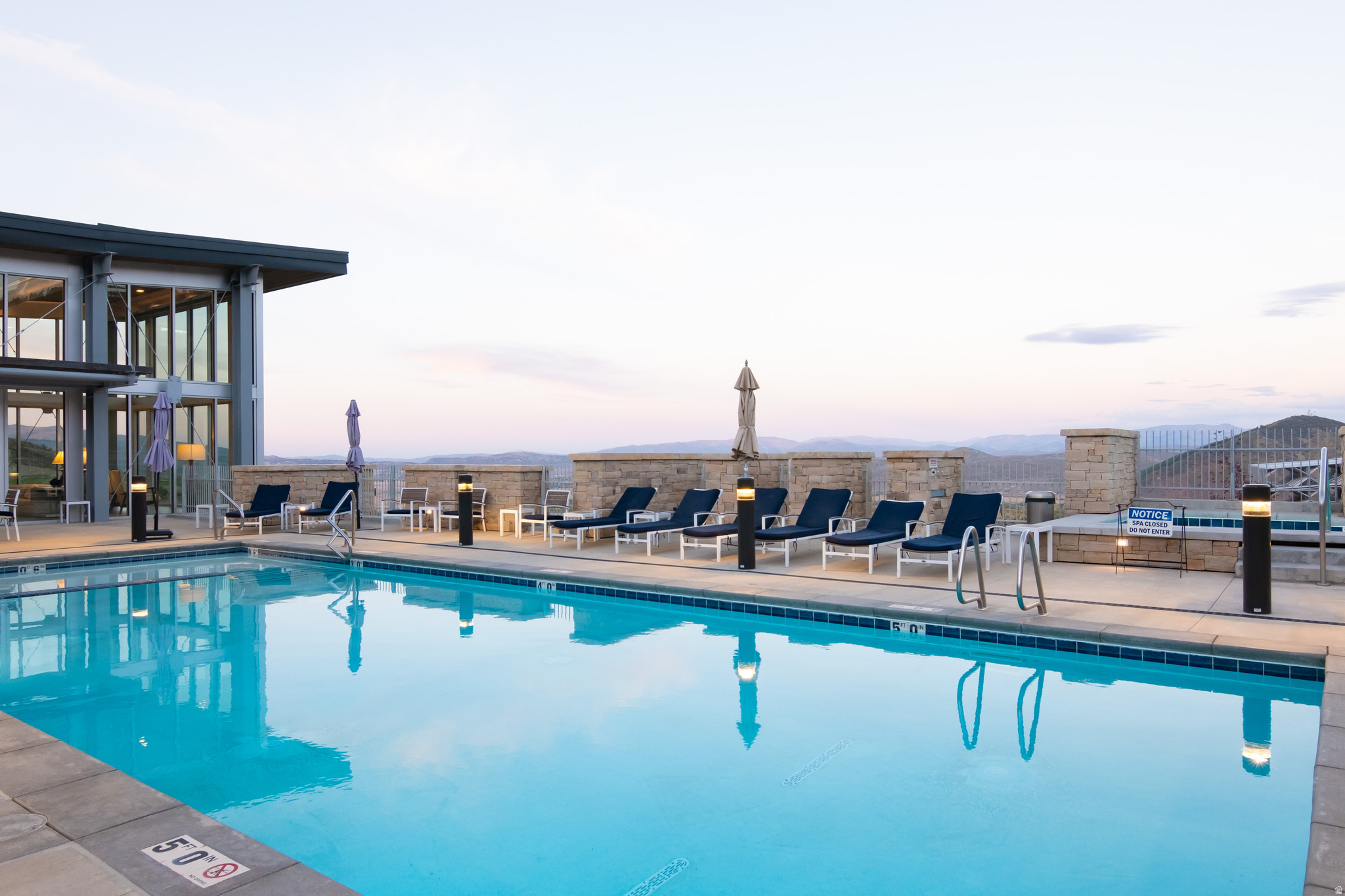 APEX RESIDENCES - Residential