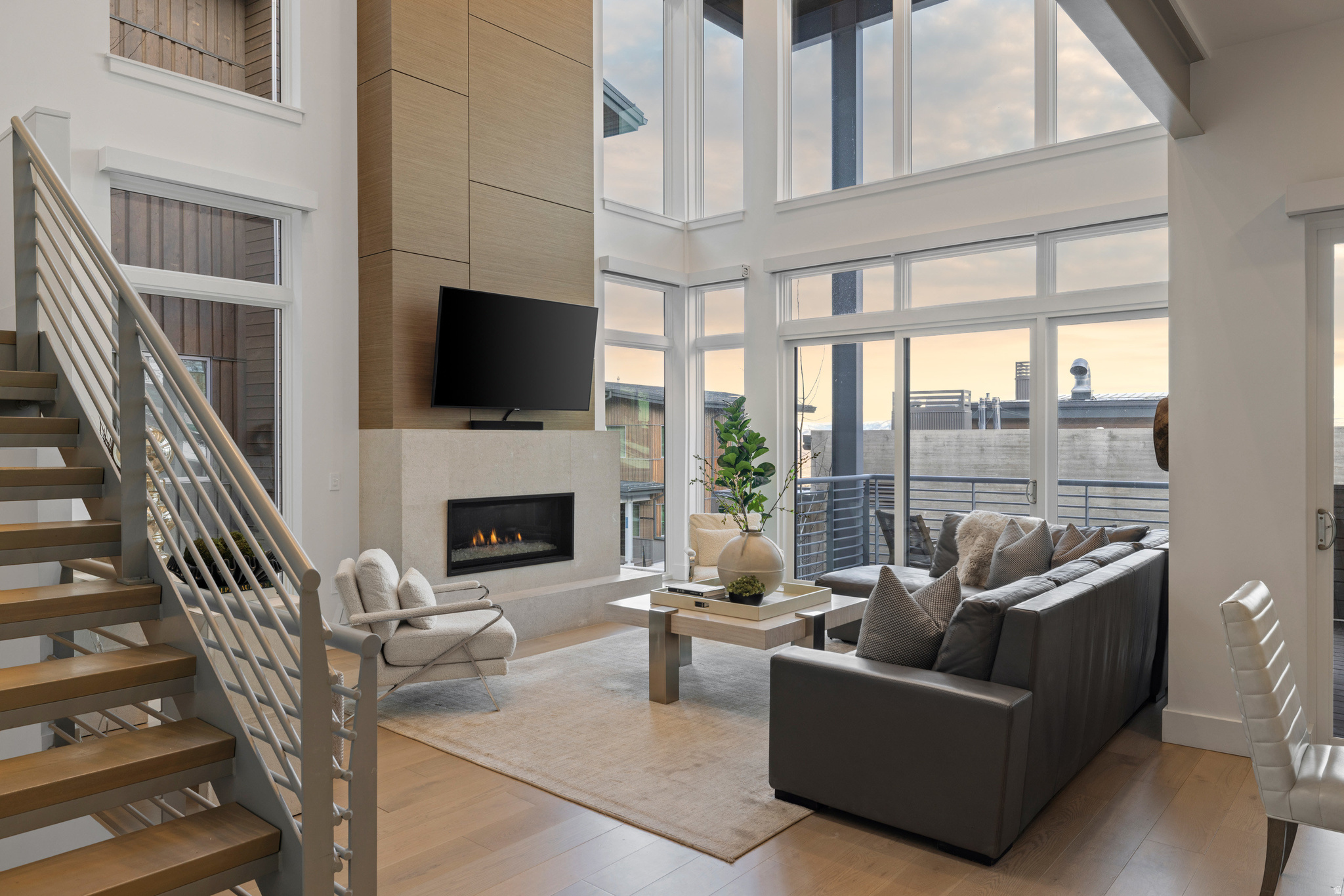 APEX RESIDENCES - Residential