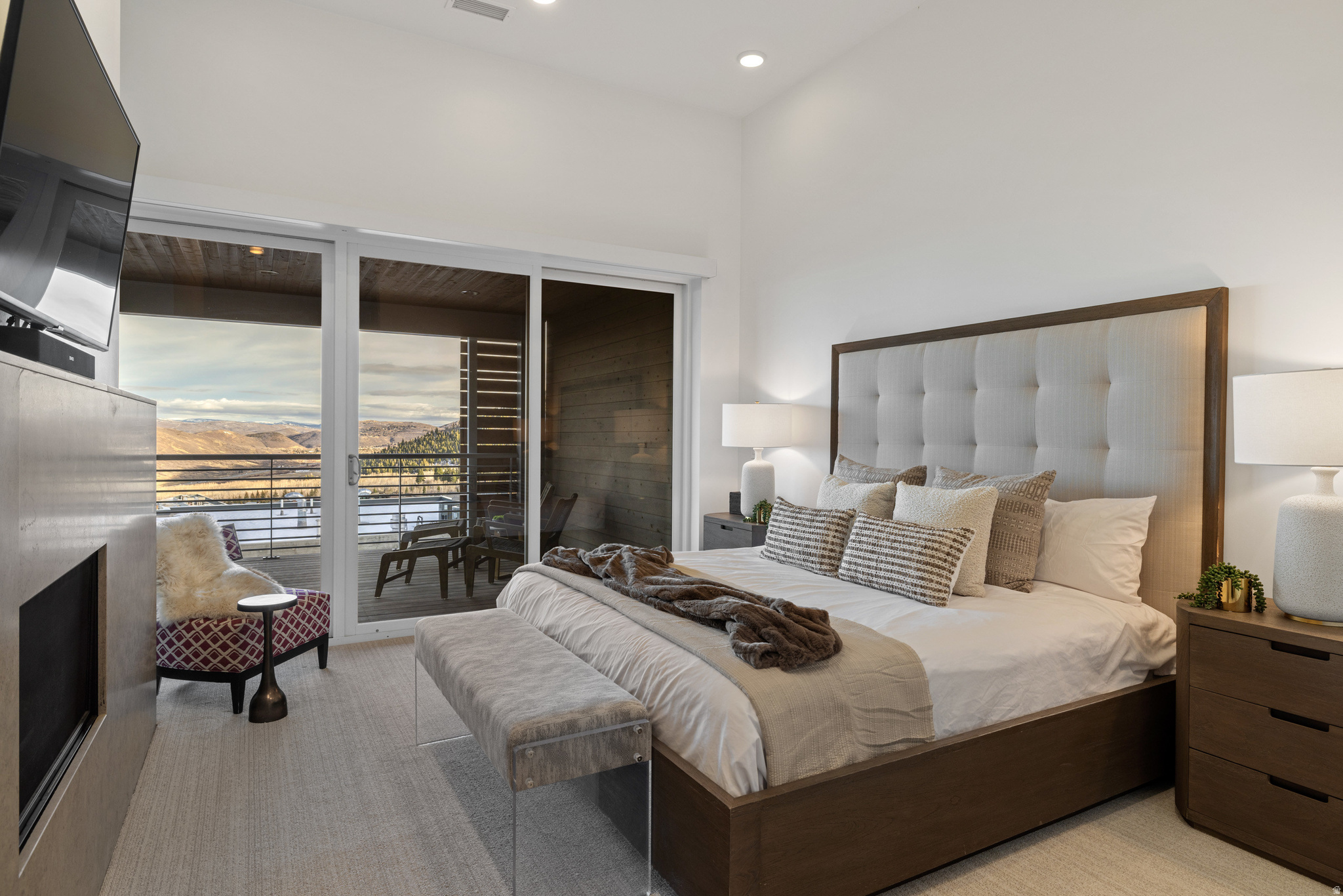 APEX RESIDENCES - Residential