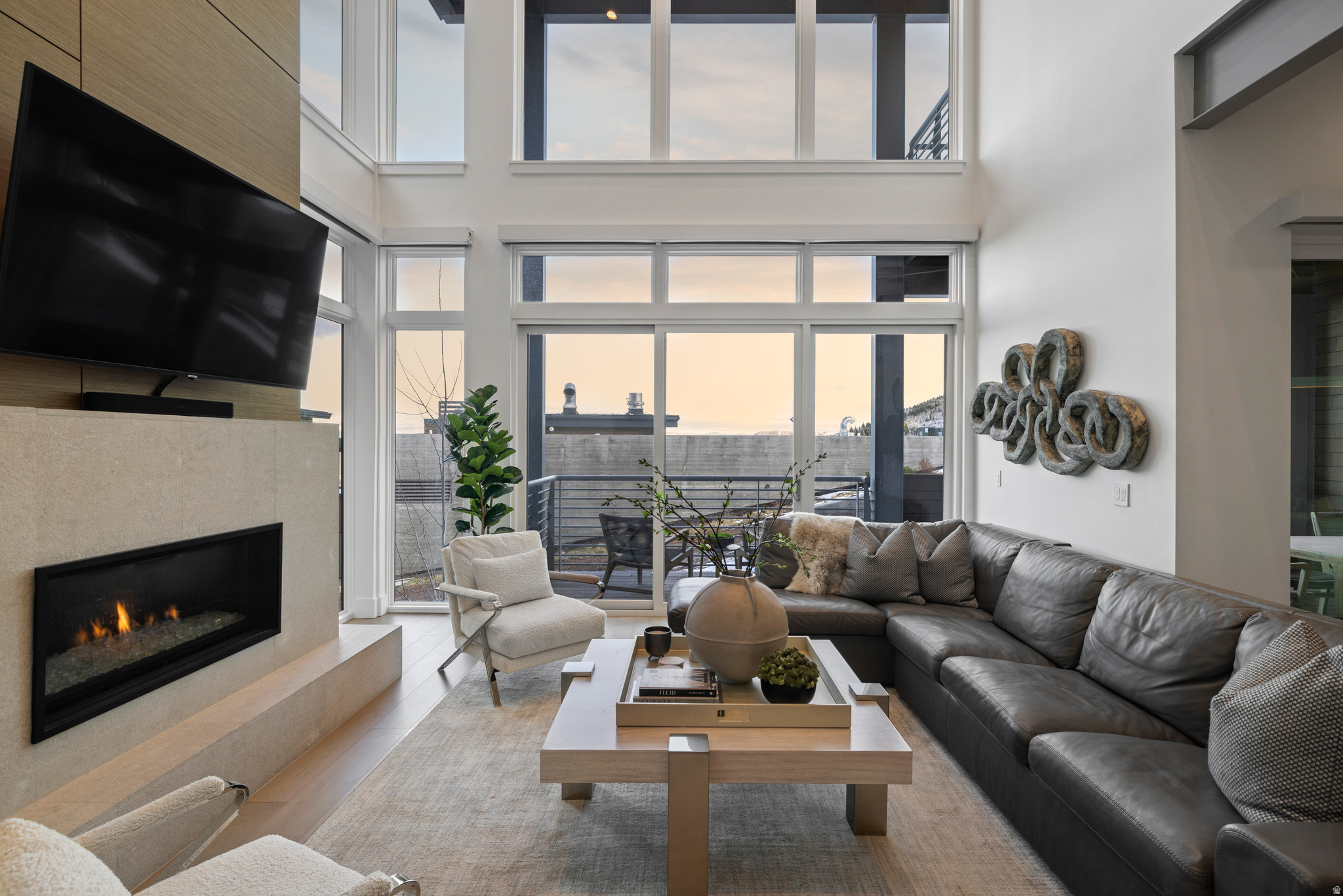 APEX RESIDENCES - Residential