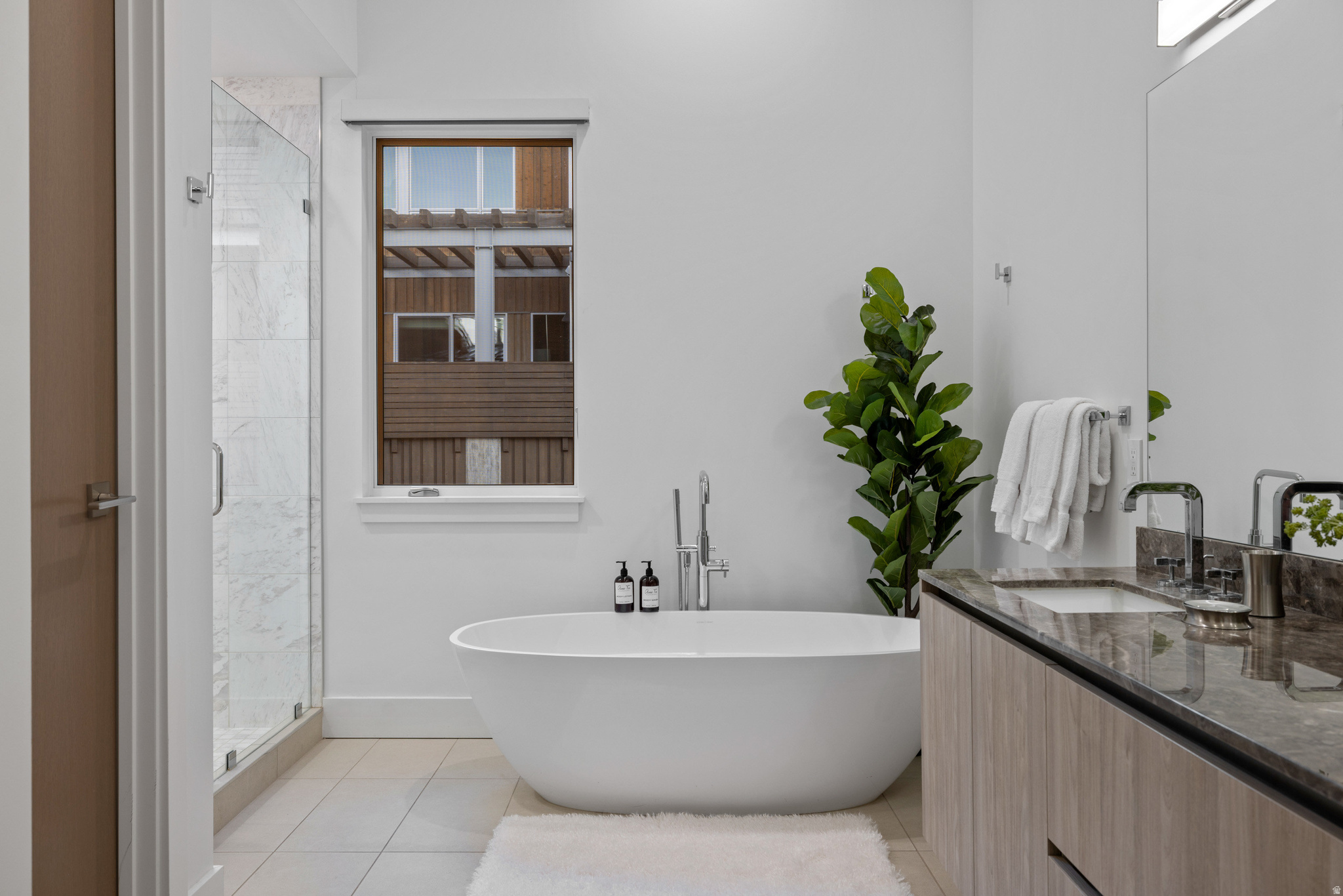 APEX RESIDENCES - Residential