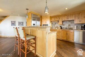 CANYONS CONDOMINIUM - Residential