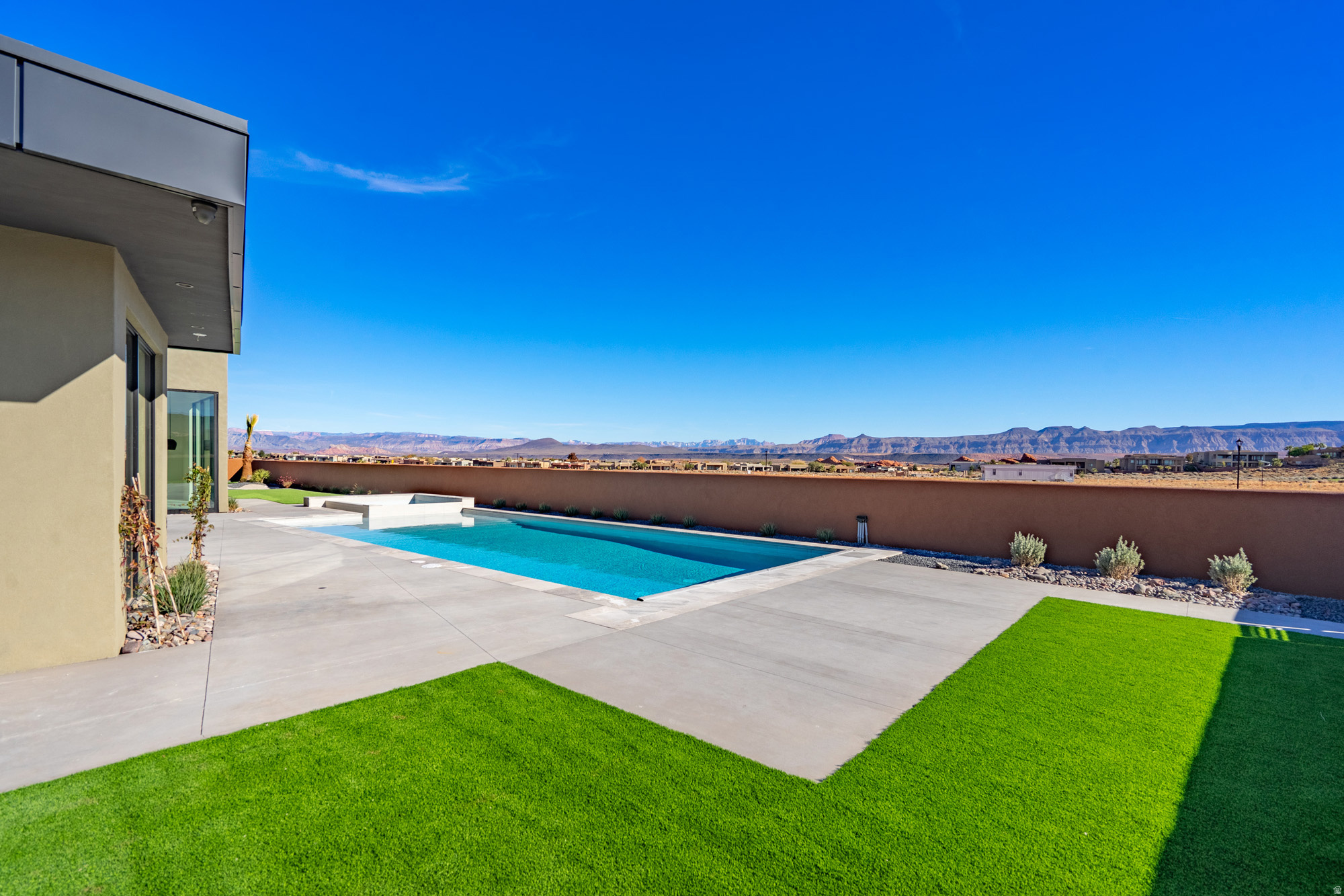 THE ESTATES AT SAND HOLLOW - Residential