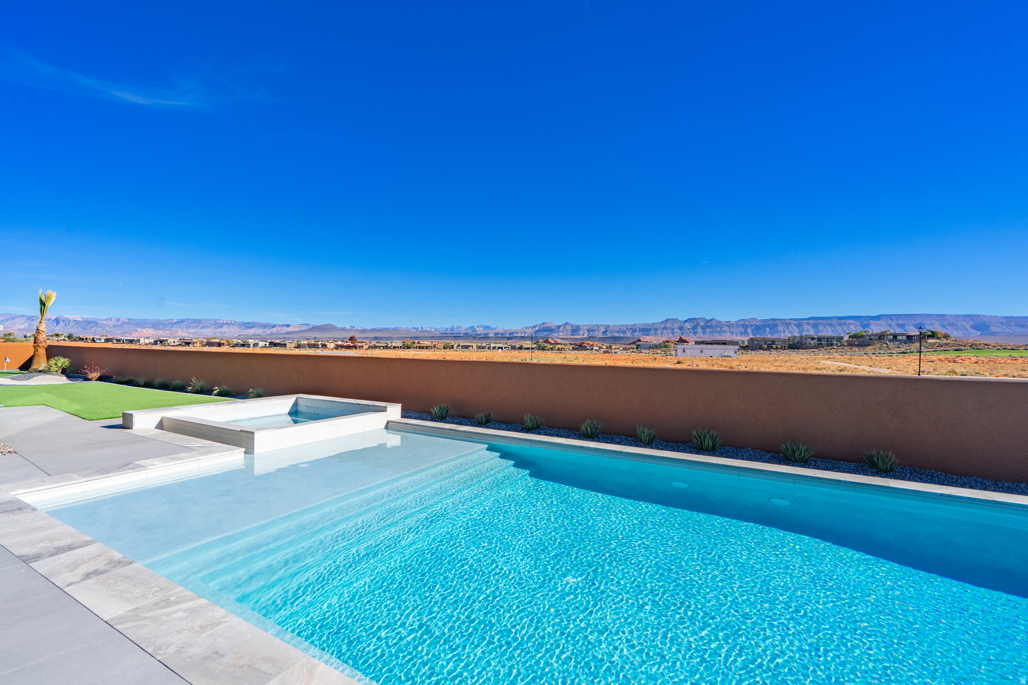 THE ESTATES AT SAND HOLLOW - Residential