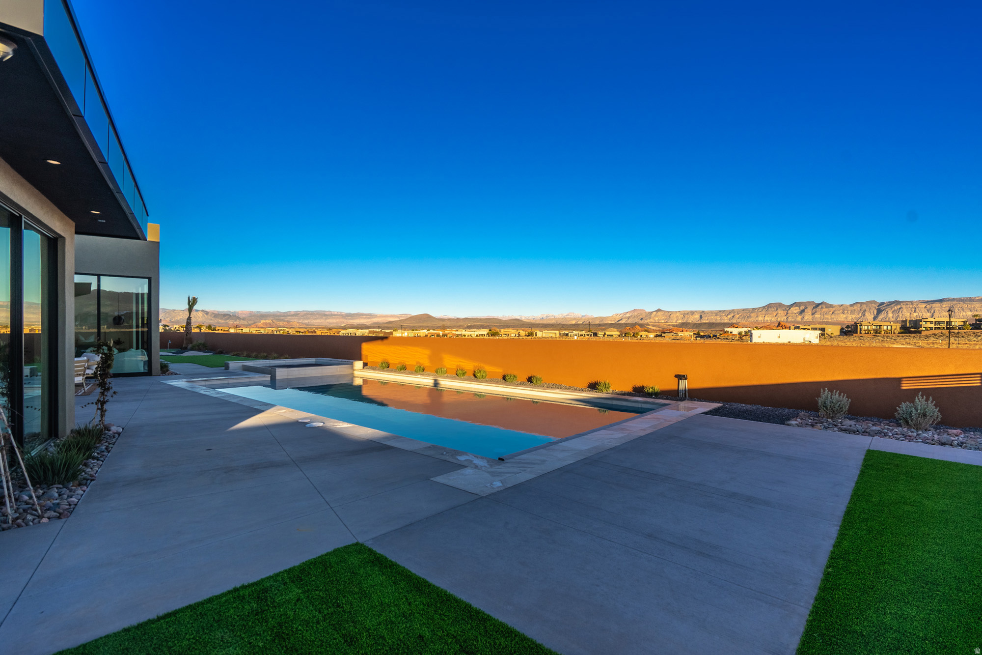 THE ESTATES AT SAND HOLLOW - Residential