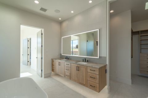 Tiny photo for 3295 S COTTONTAIL WAY, Hurricane, UT 84737 (MLS # 2127441)