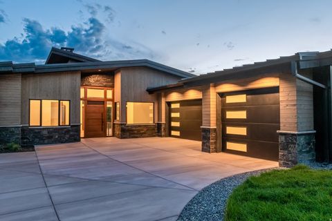 Photo of 1249 W GEMINI CT, Heber City, UT 84032 (MLS # 2126114)