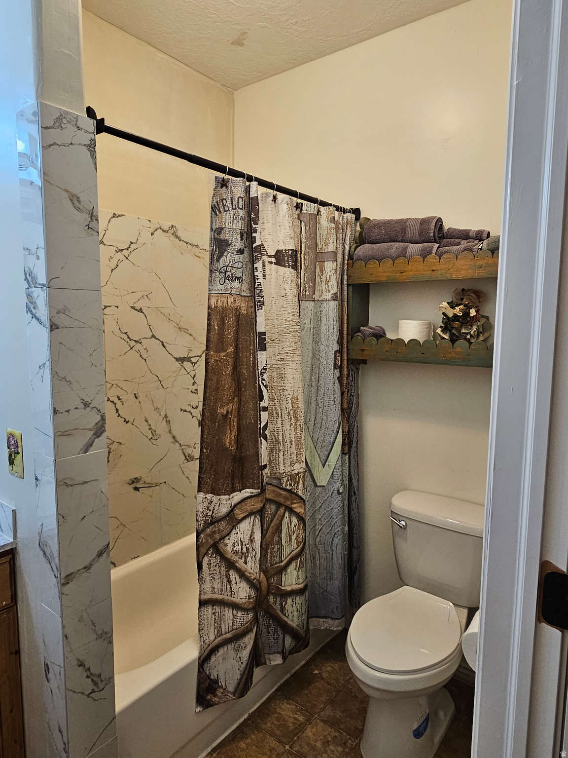 CAROLINE - Residential