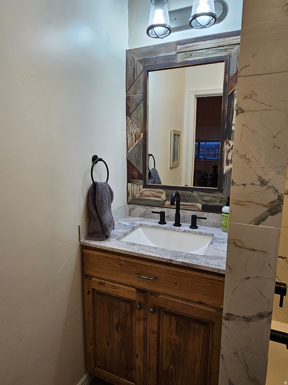 CAROLINE - Residential