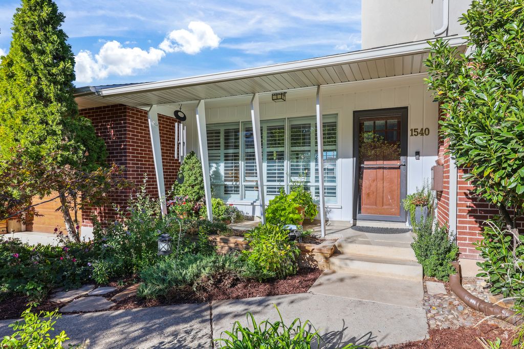 Photo of 1540 S PRESTON ST E, Salt Lake City, UT 84108 (MLS # 2141354)