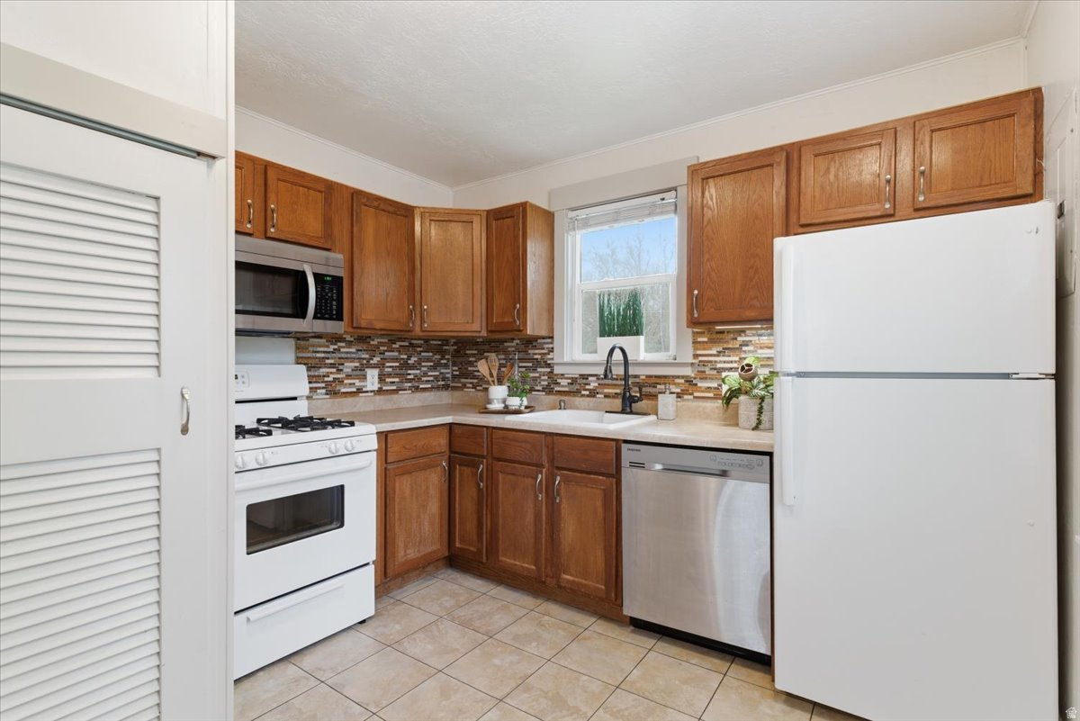 GRANDVIEW ACRES - Residential