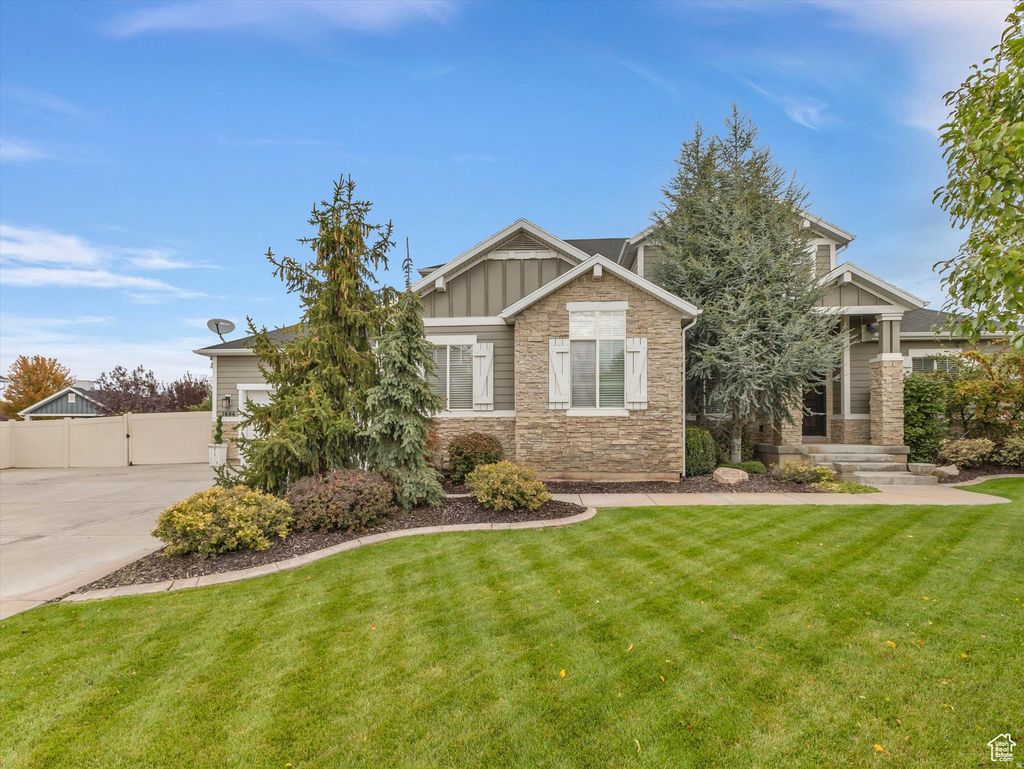 Photo of 1600 W 200 N, Layton, UT 84041 (MLS # 2142314)