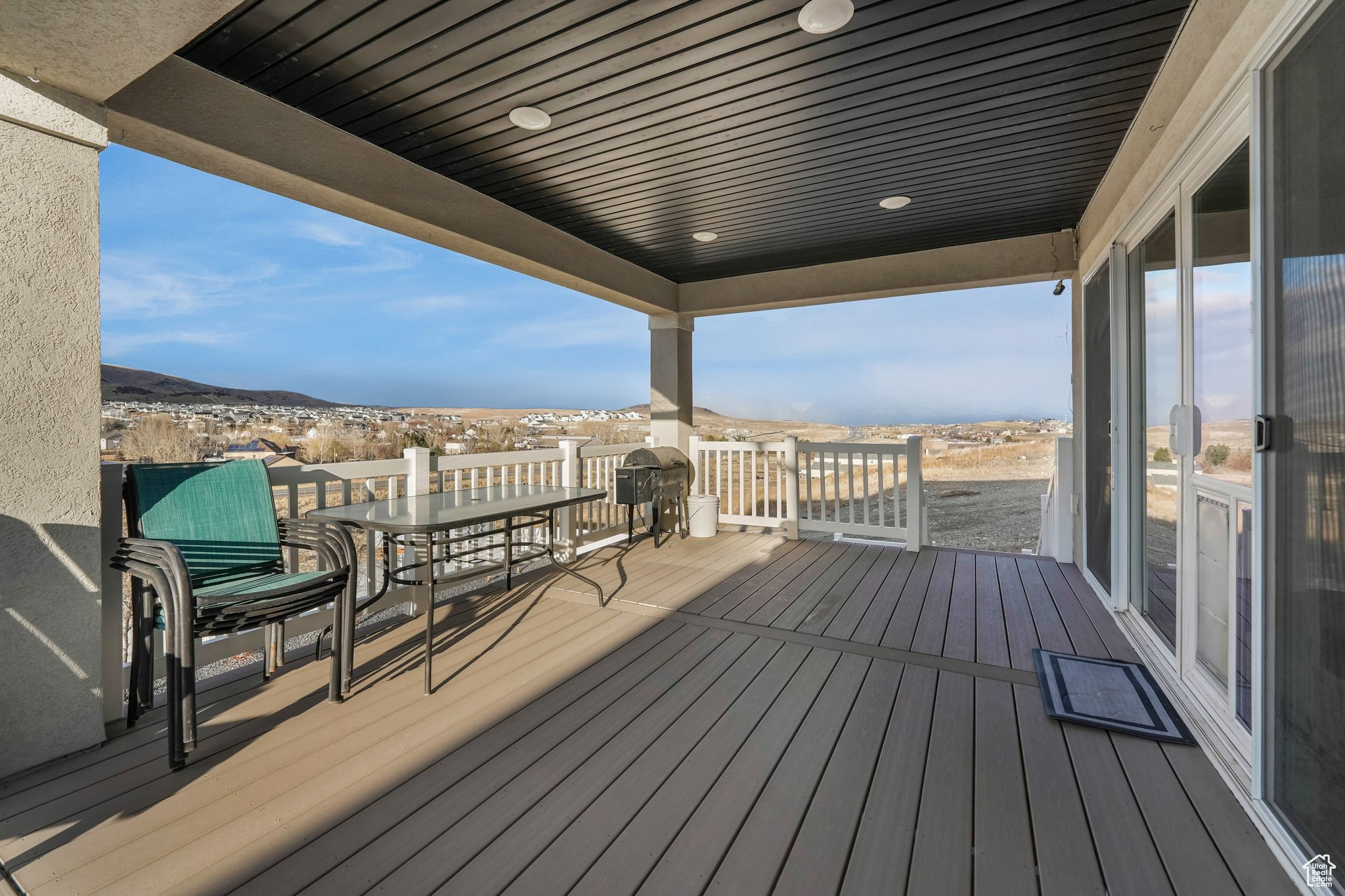 LAKE VIEW ESTATE - Residential