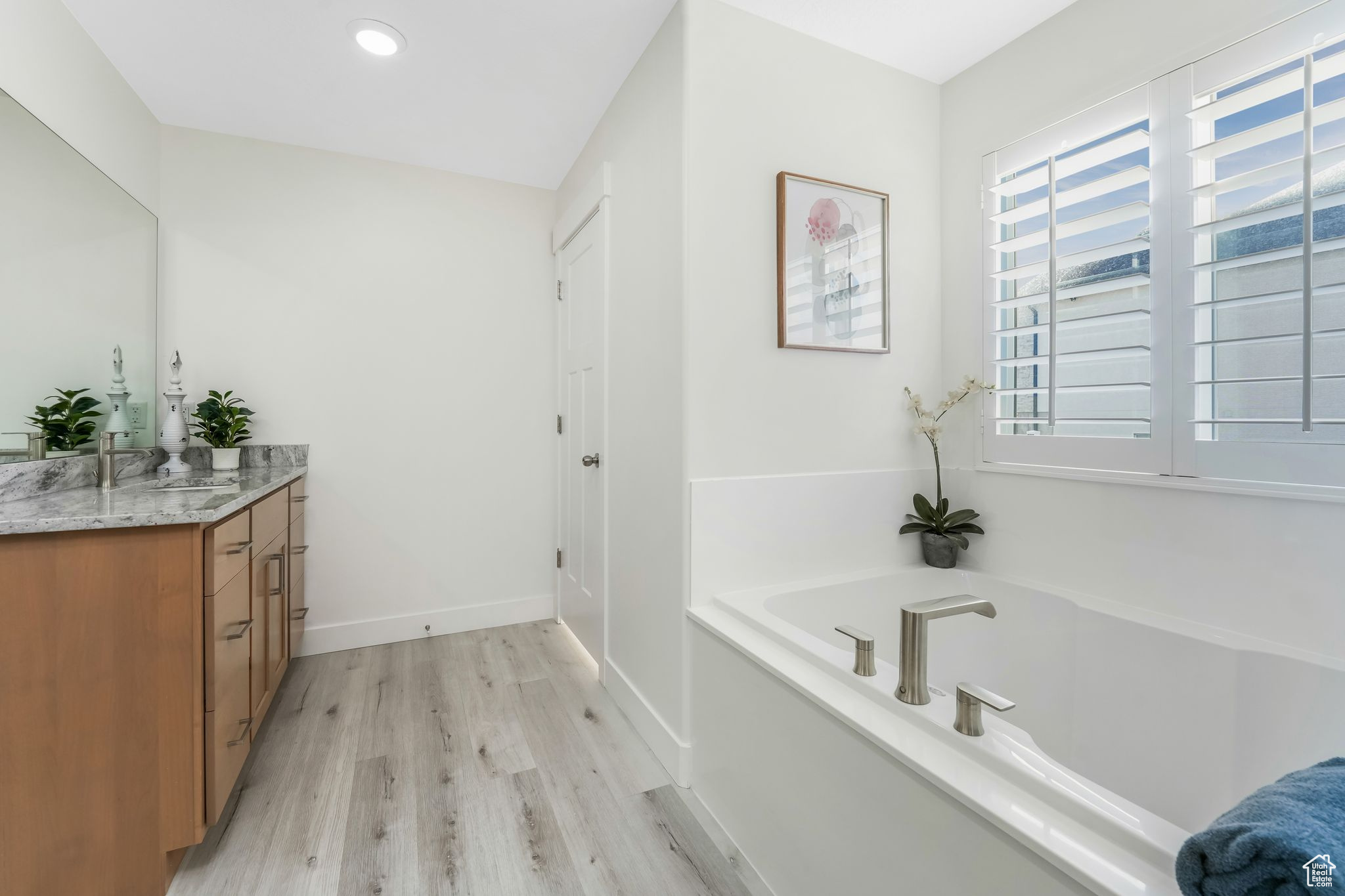 LAKE VIEW ESTATE - Residential