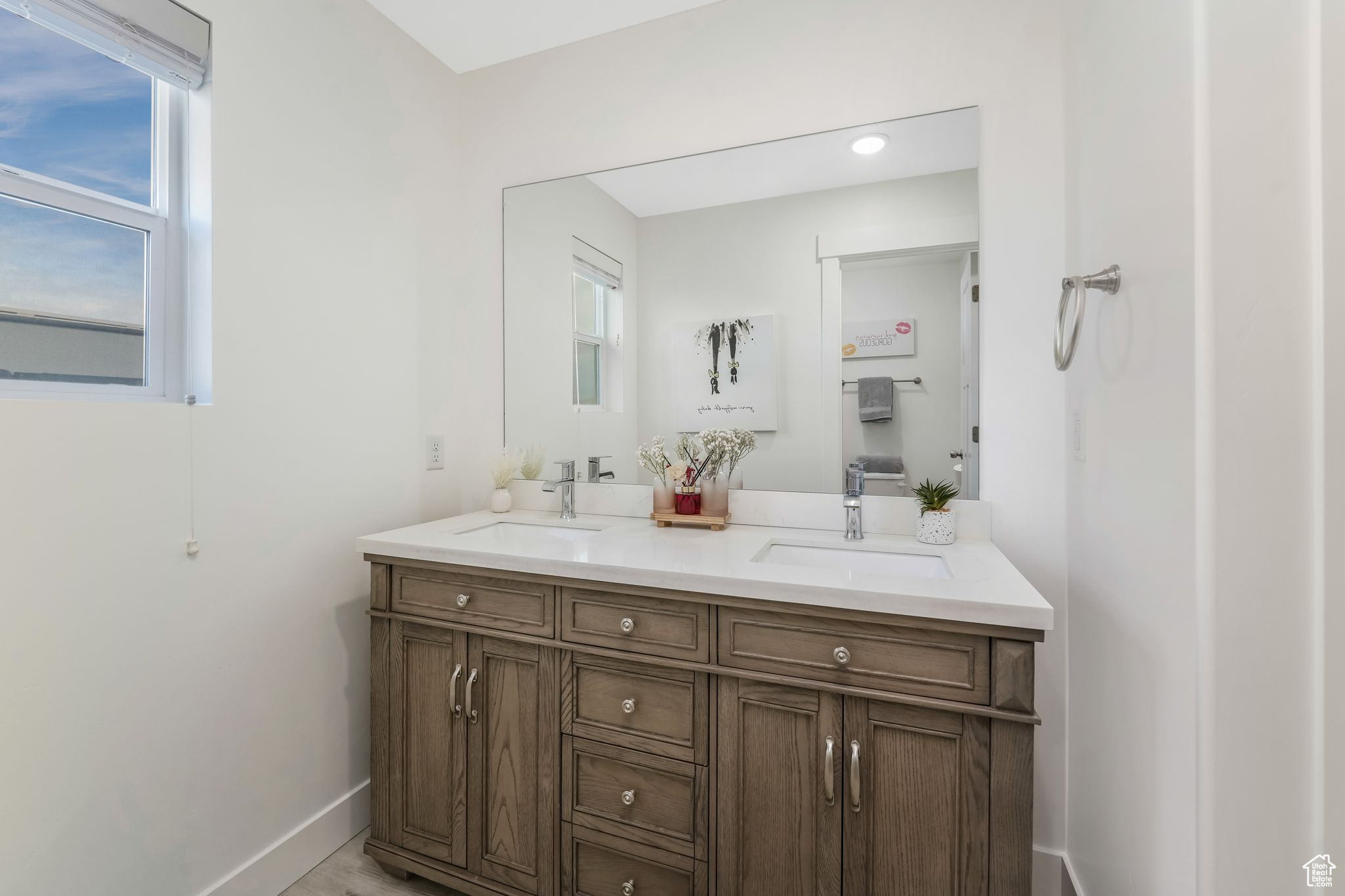 LAKE VIEW ESTATE - Residential