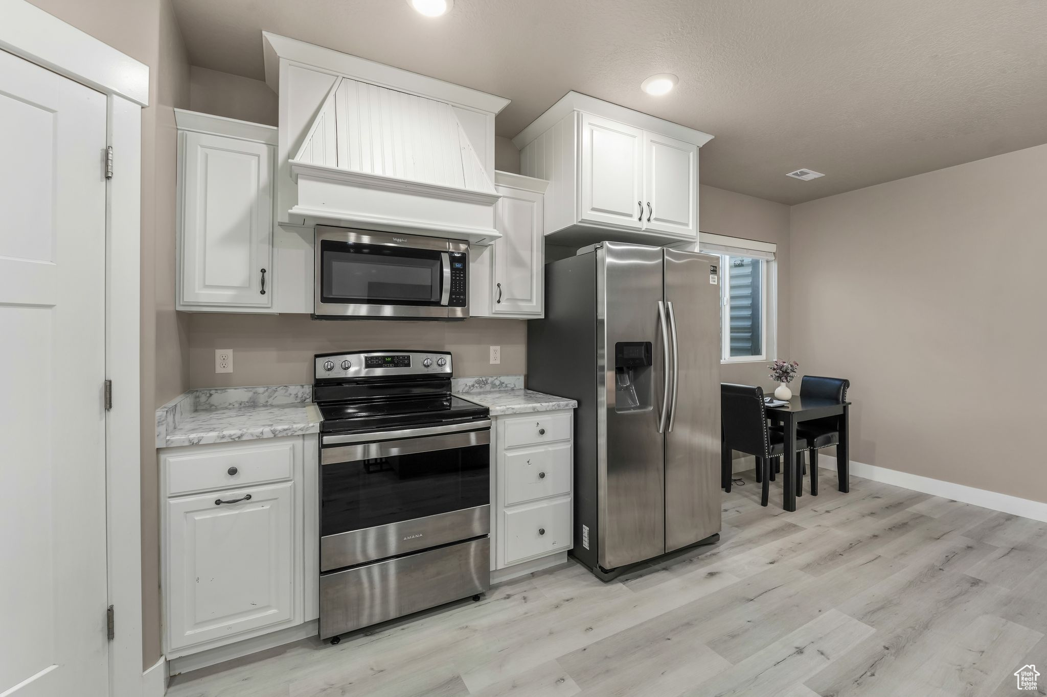 LAKE VIEW ESTATE - Residential