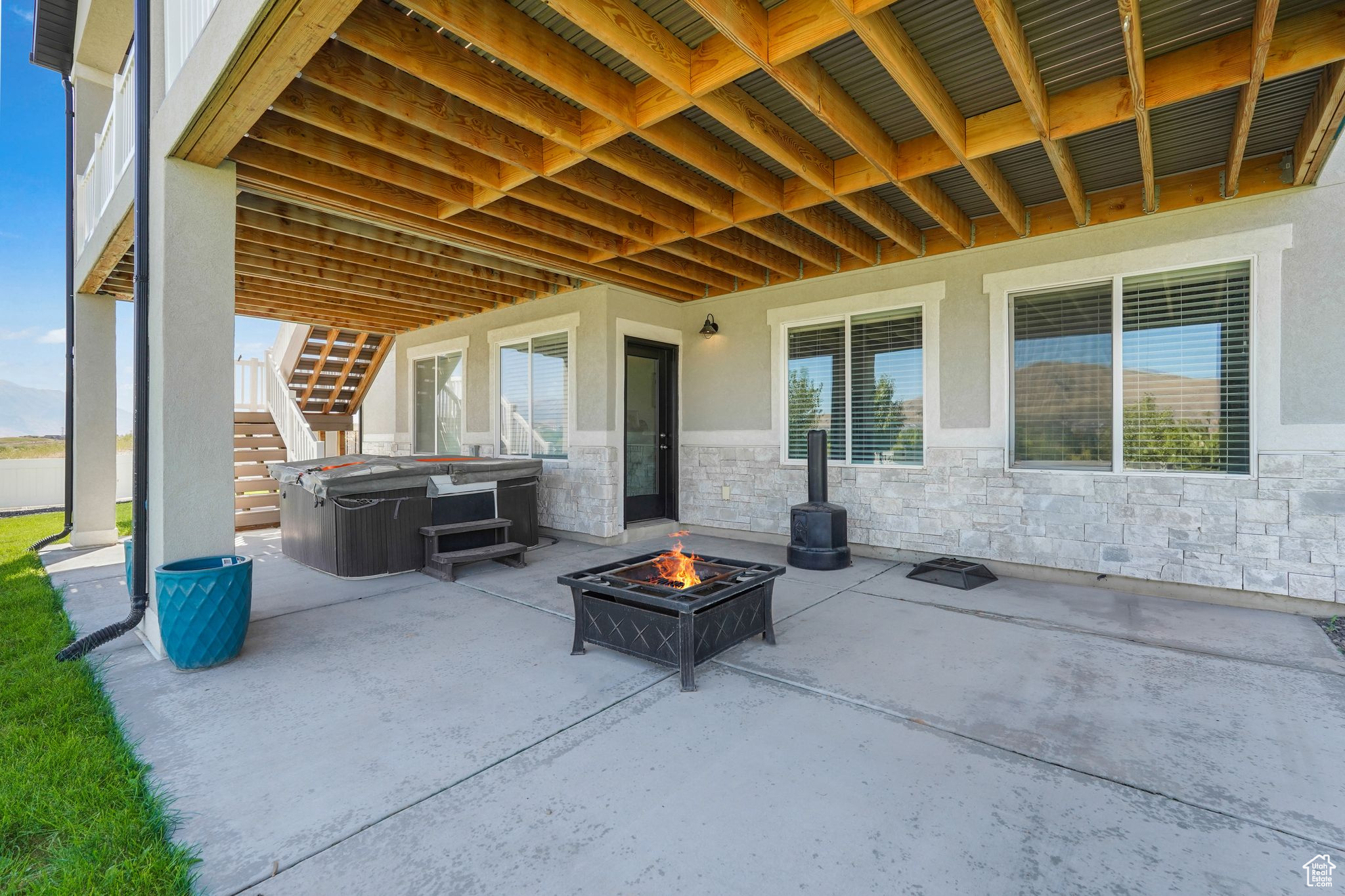 LAKE VIEW ESTATE - Residential