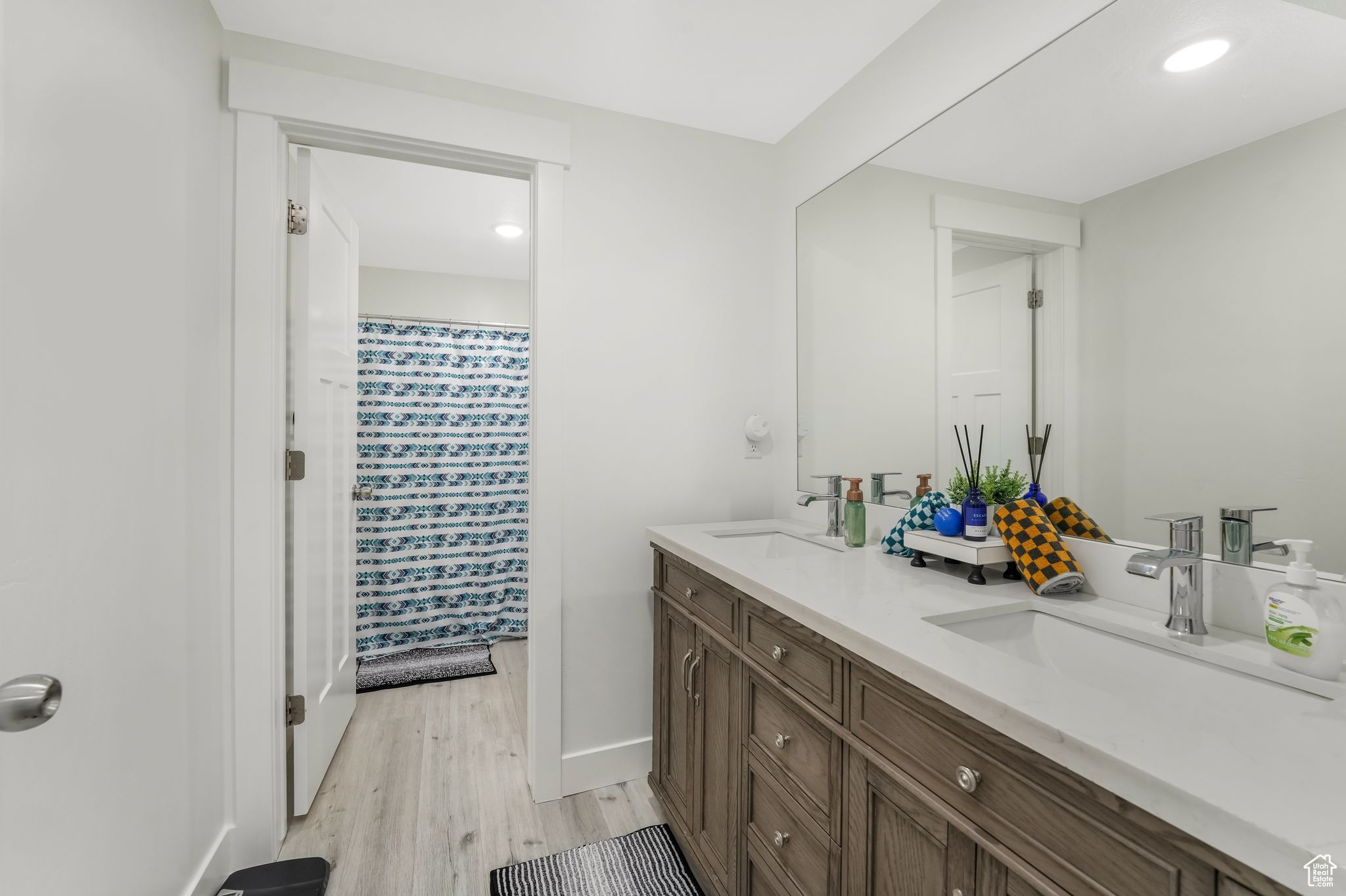 LAKE VIEW ESTATE - Residential