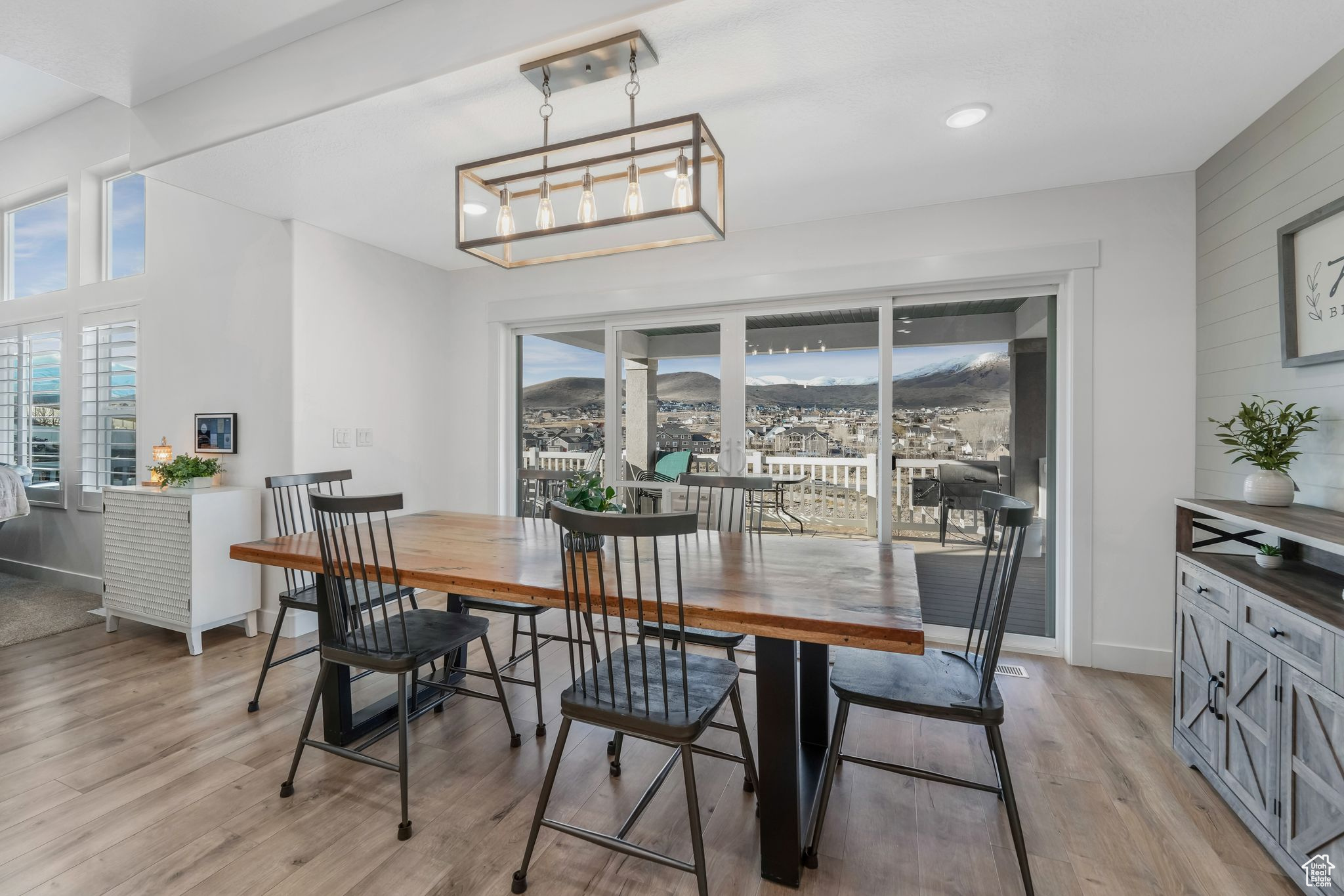 LAKE VIEW ESTATE - Residential