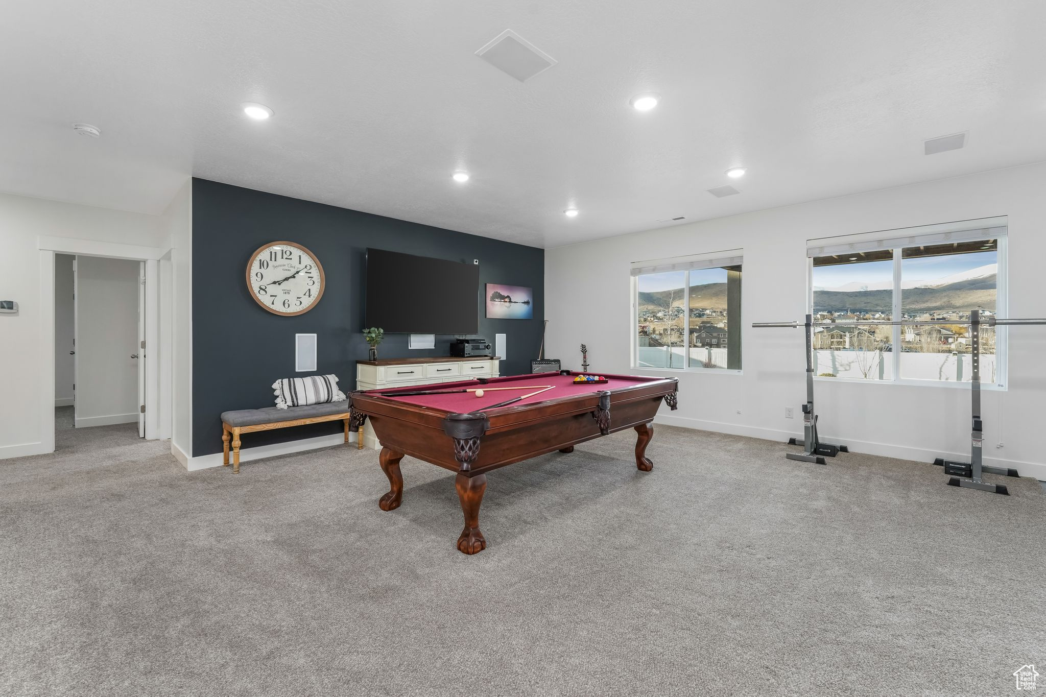 LAKE VIEW ESTATE - Residential