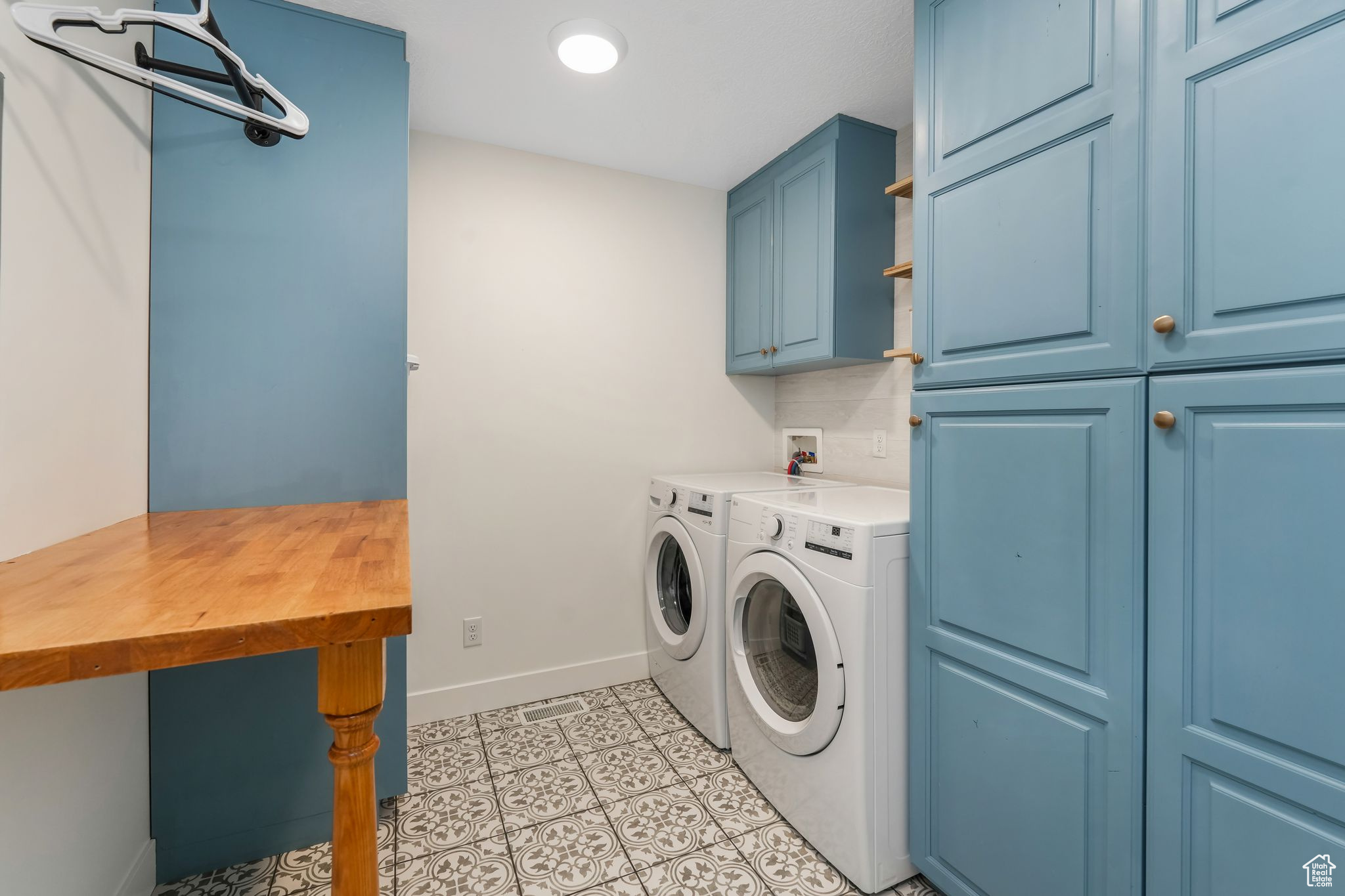 LAKE VIEW ESTATE - Residential