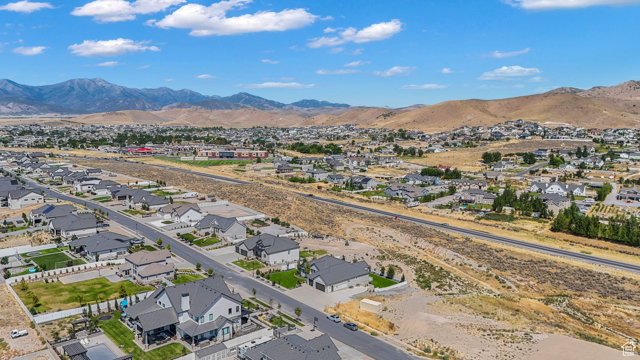 LAKE VIEW ESTATE - Residential