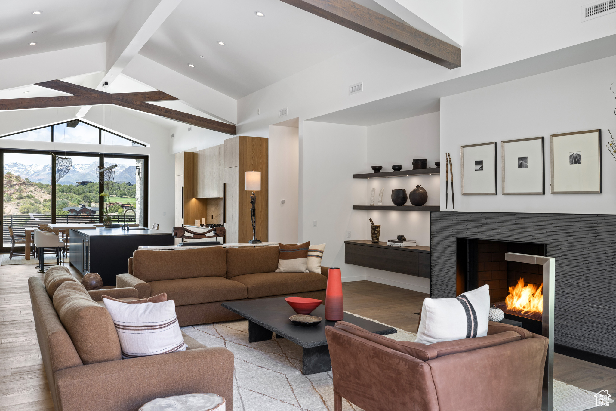 RED LEDGES - Residential