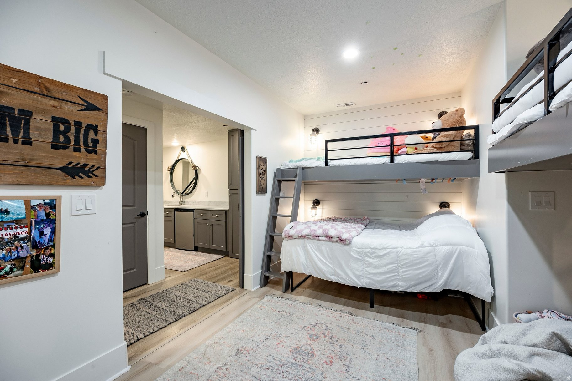 RED LEDGES - Residential