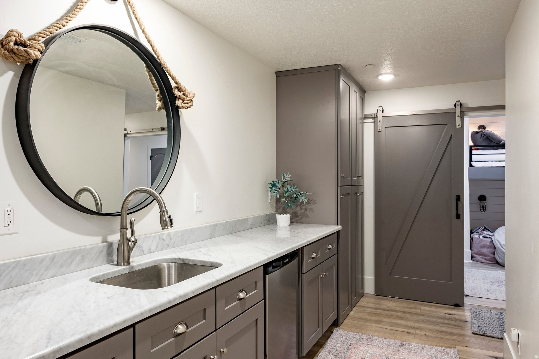 RED LEDGES - Residential