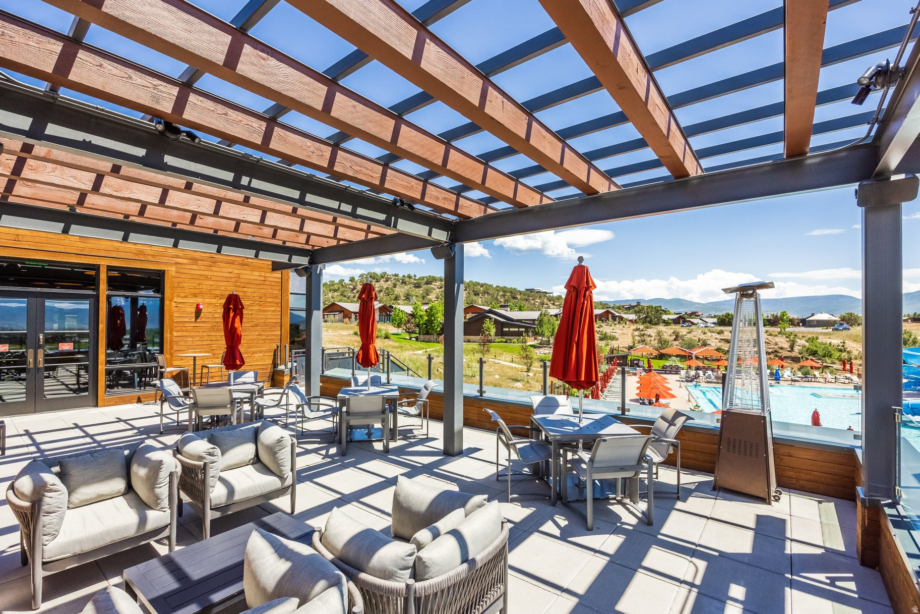 RED LEDGES - Residential