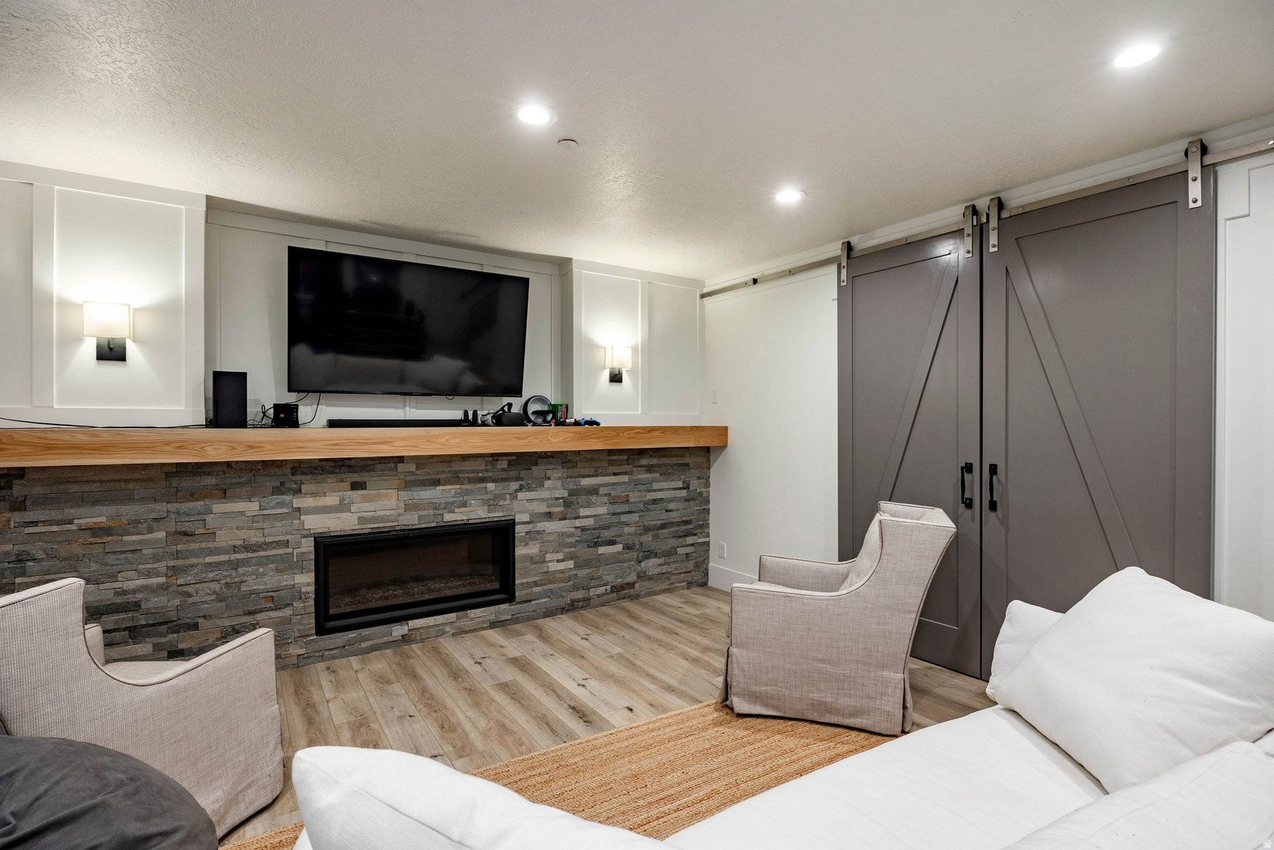 RED LEDGES - Residential