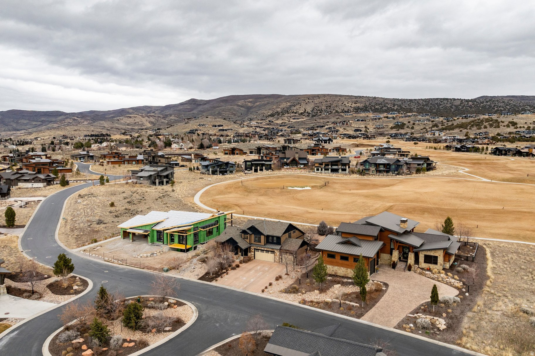 618 N HAYSTACK MOUNTAIN DR