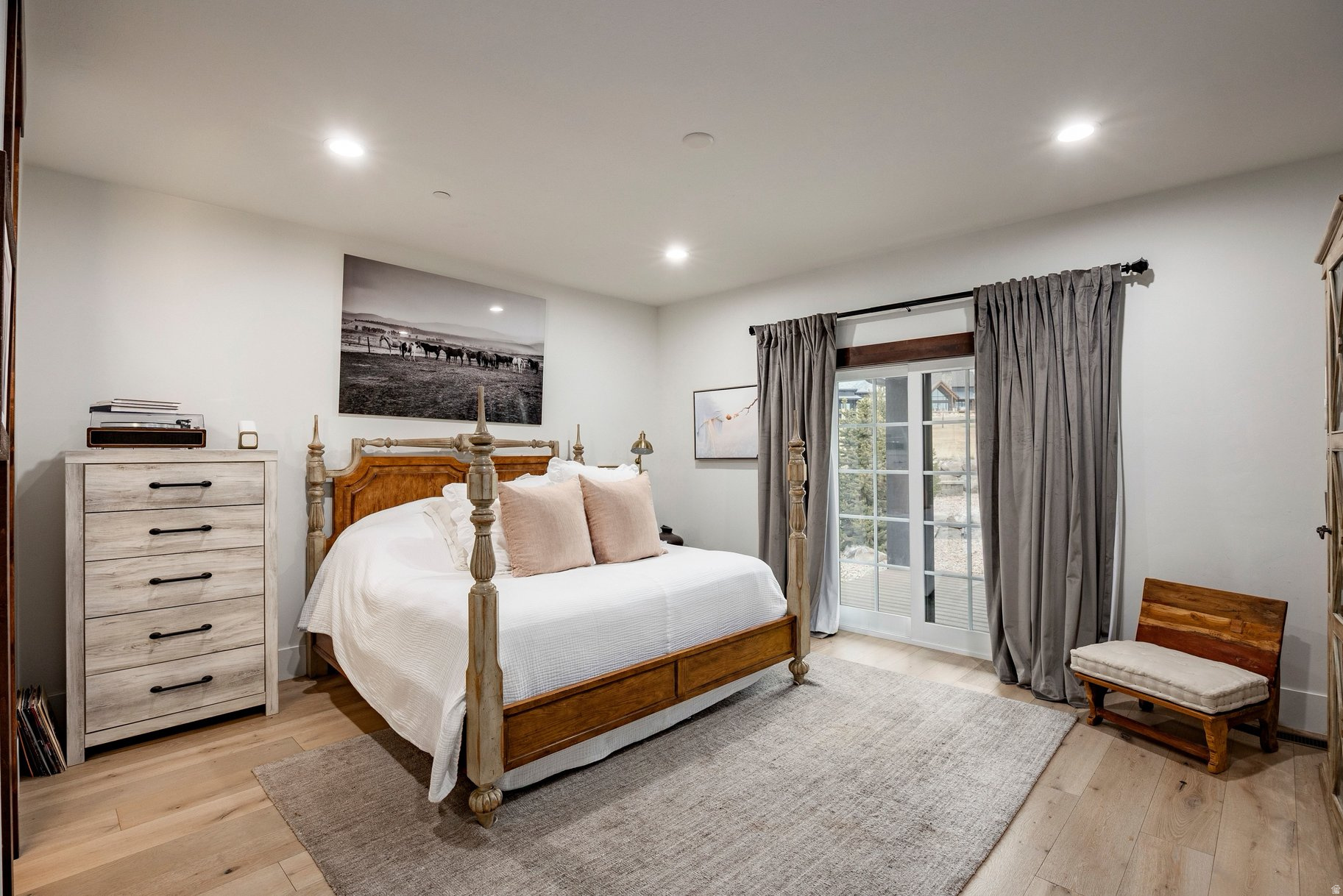 618 N HAYSTACK MOUNTAIN DR