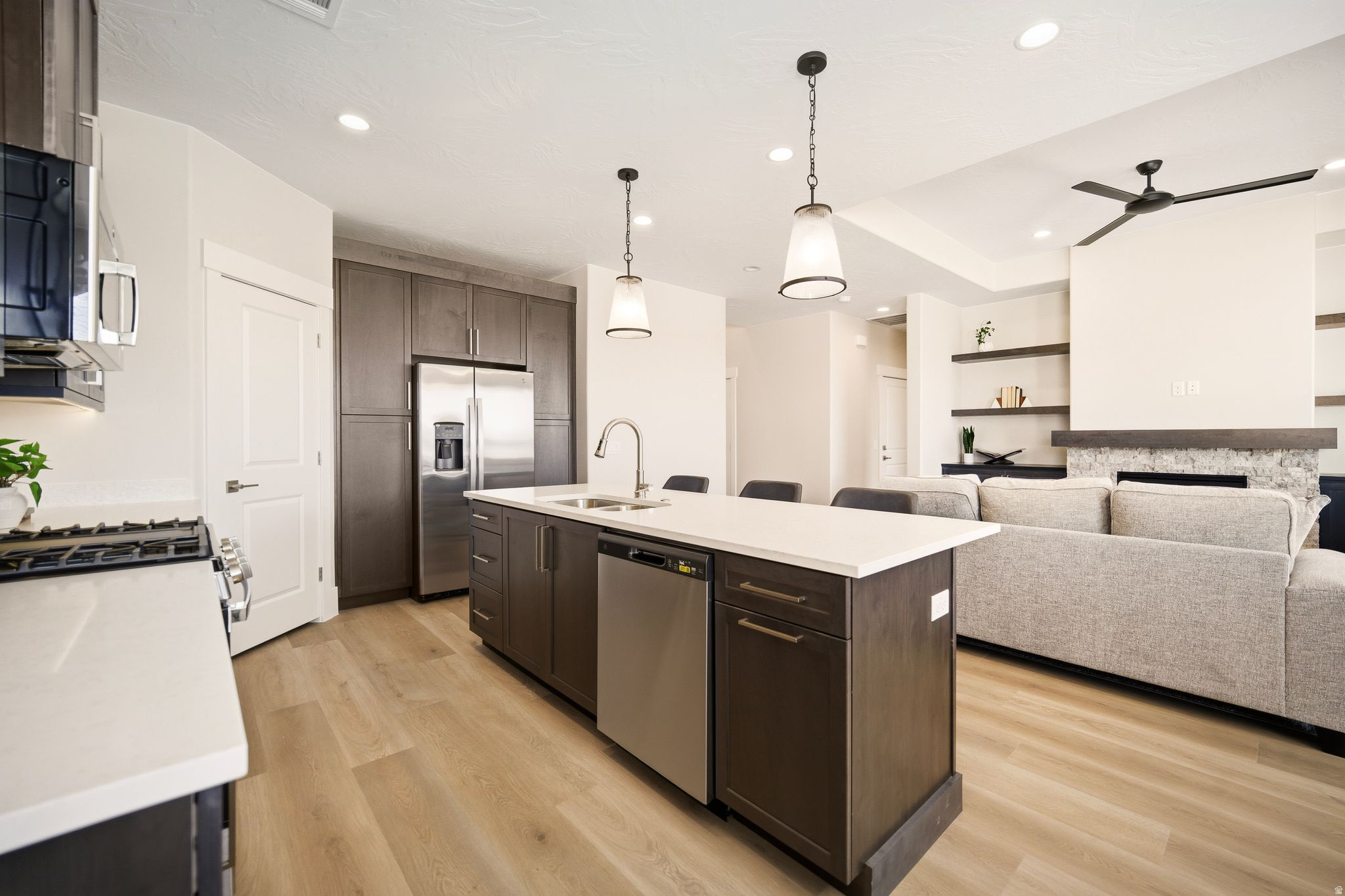 VALLEY GATE - Residential