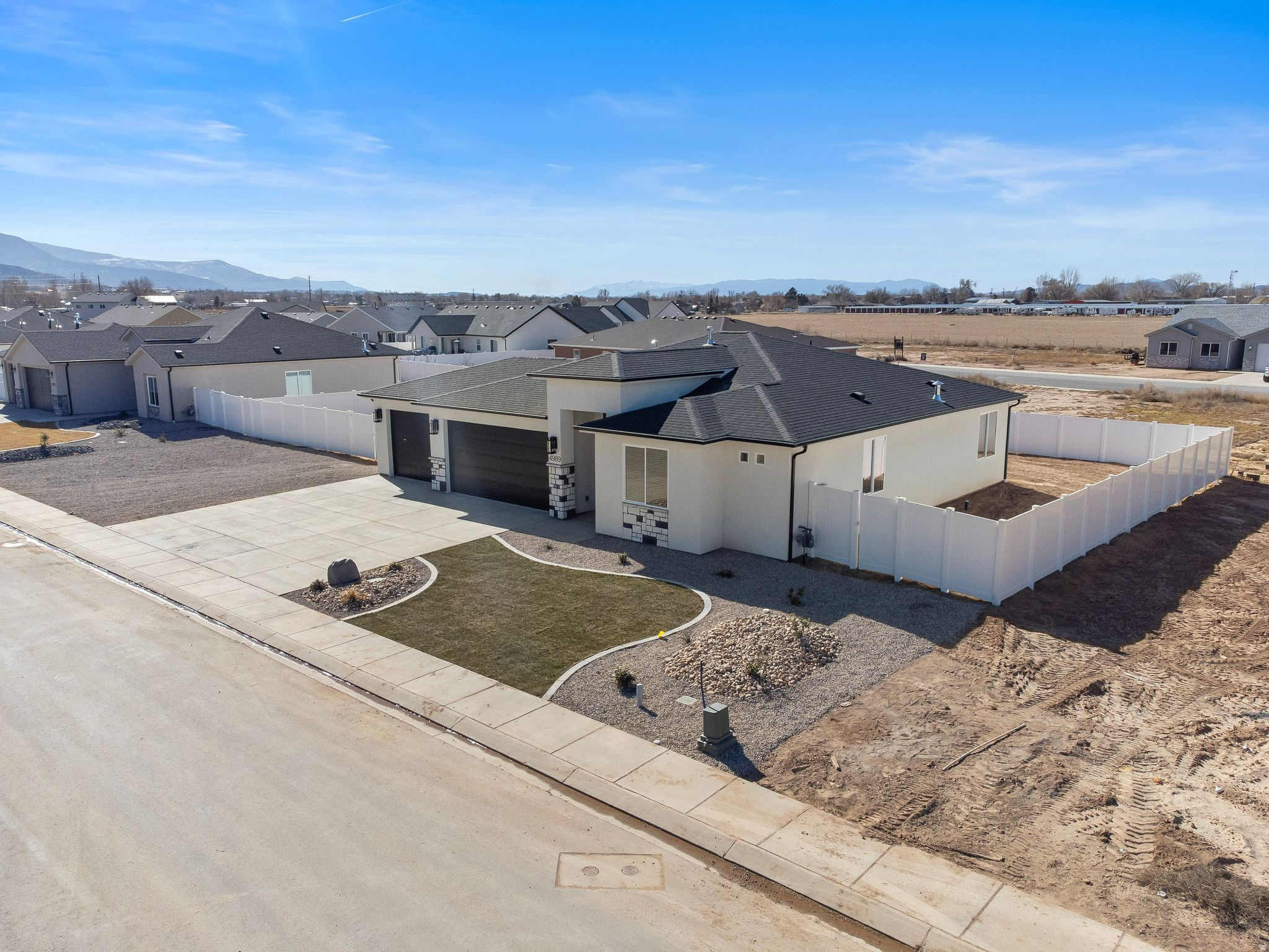 VALLEY GATE - Residential