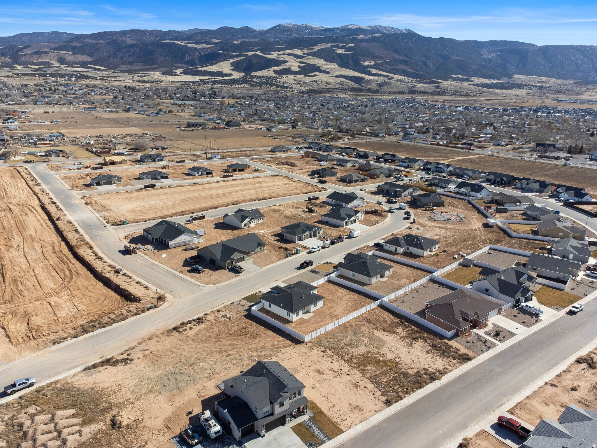 VALLEY GATE - Residential